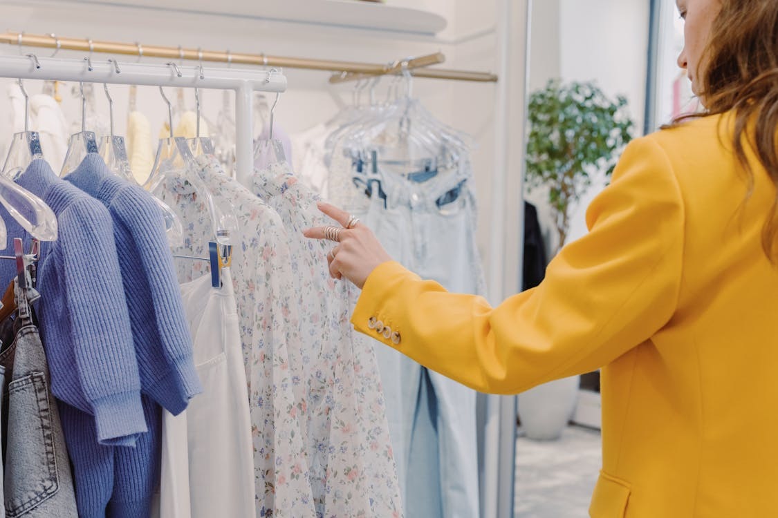 Private Label vs White Label: What Is Right For Your Fashion Business?