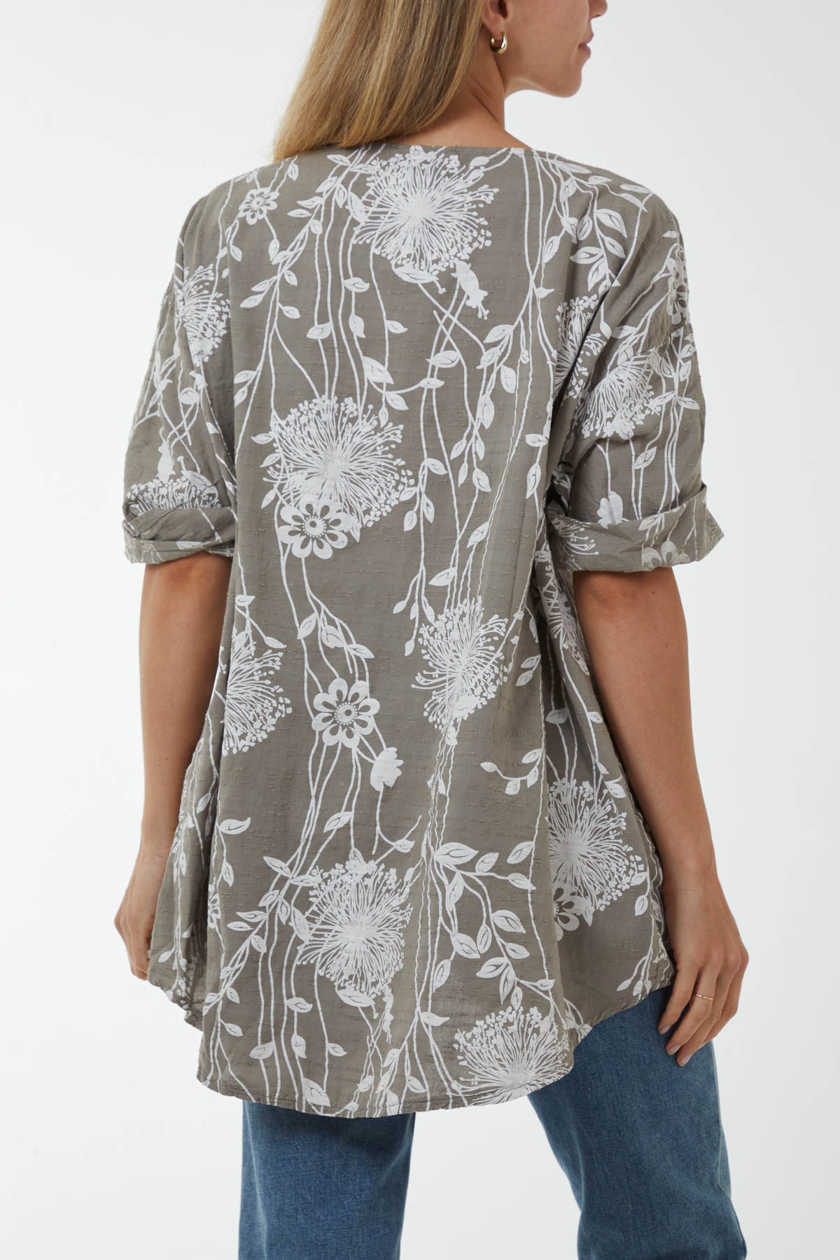 Short Sleeve V-NeckFroal Top
