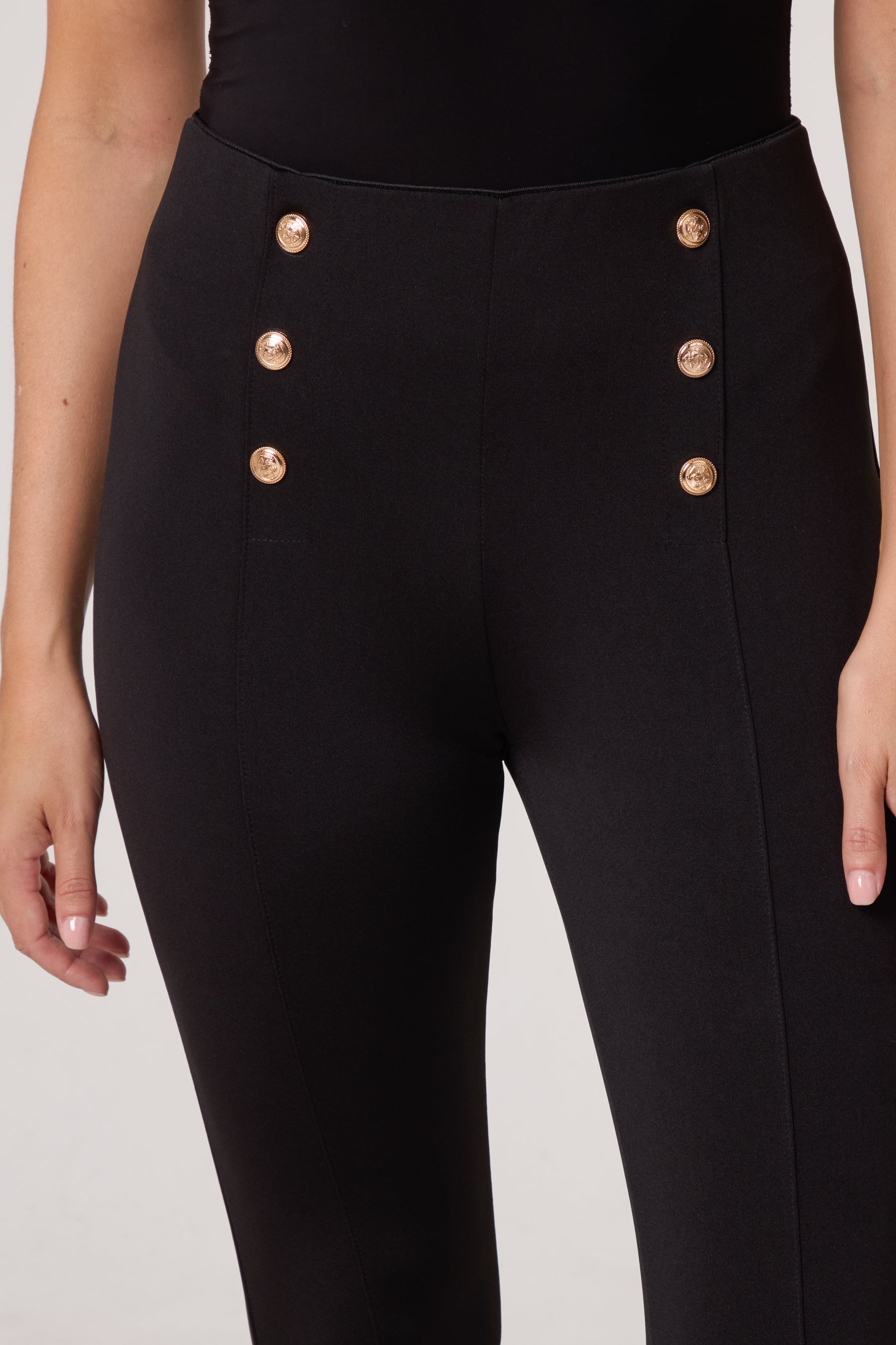 Button Detail Shaping Legging