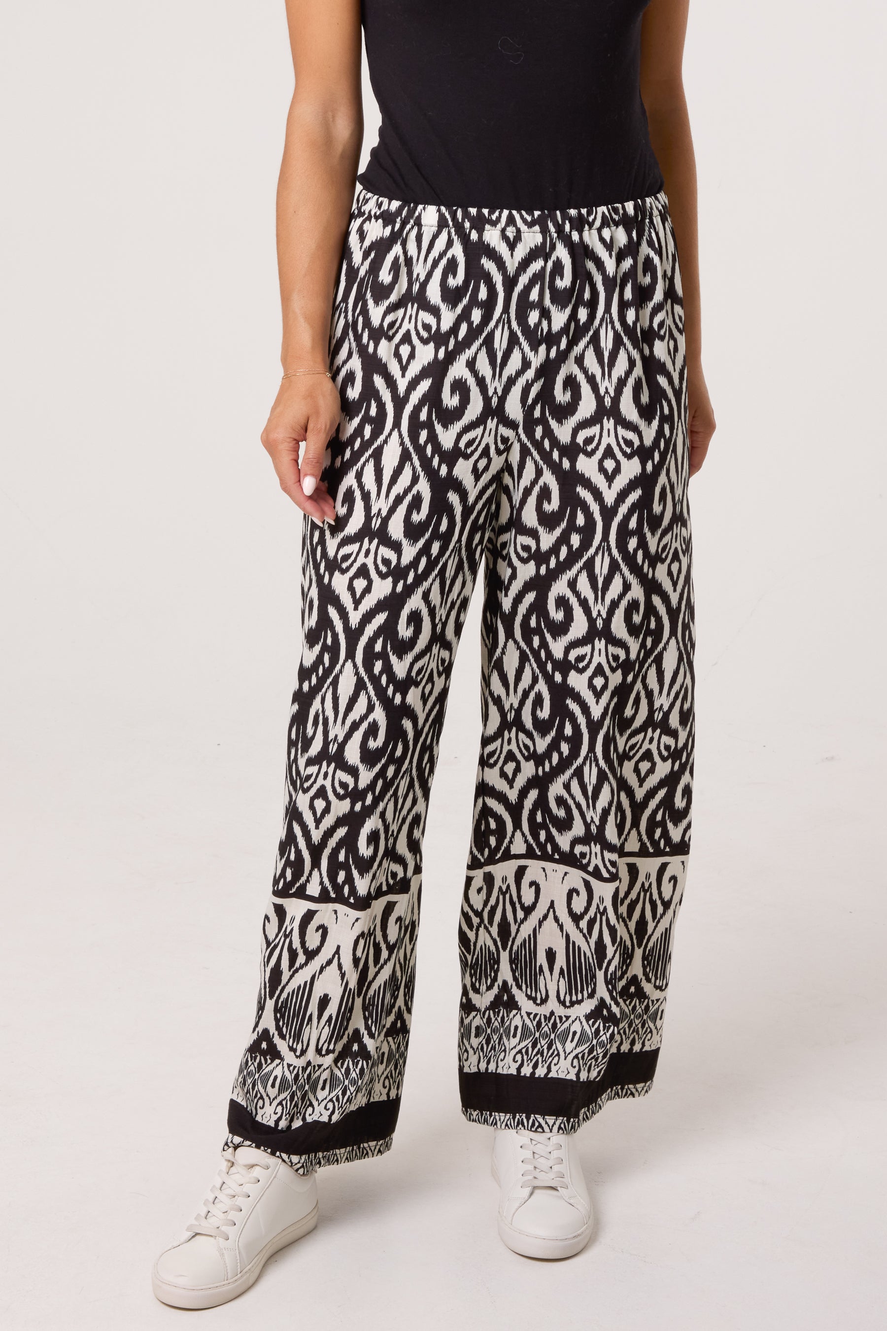 Damask Print Wide-Leg Trouser