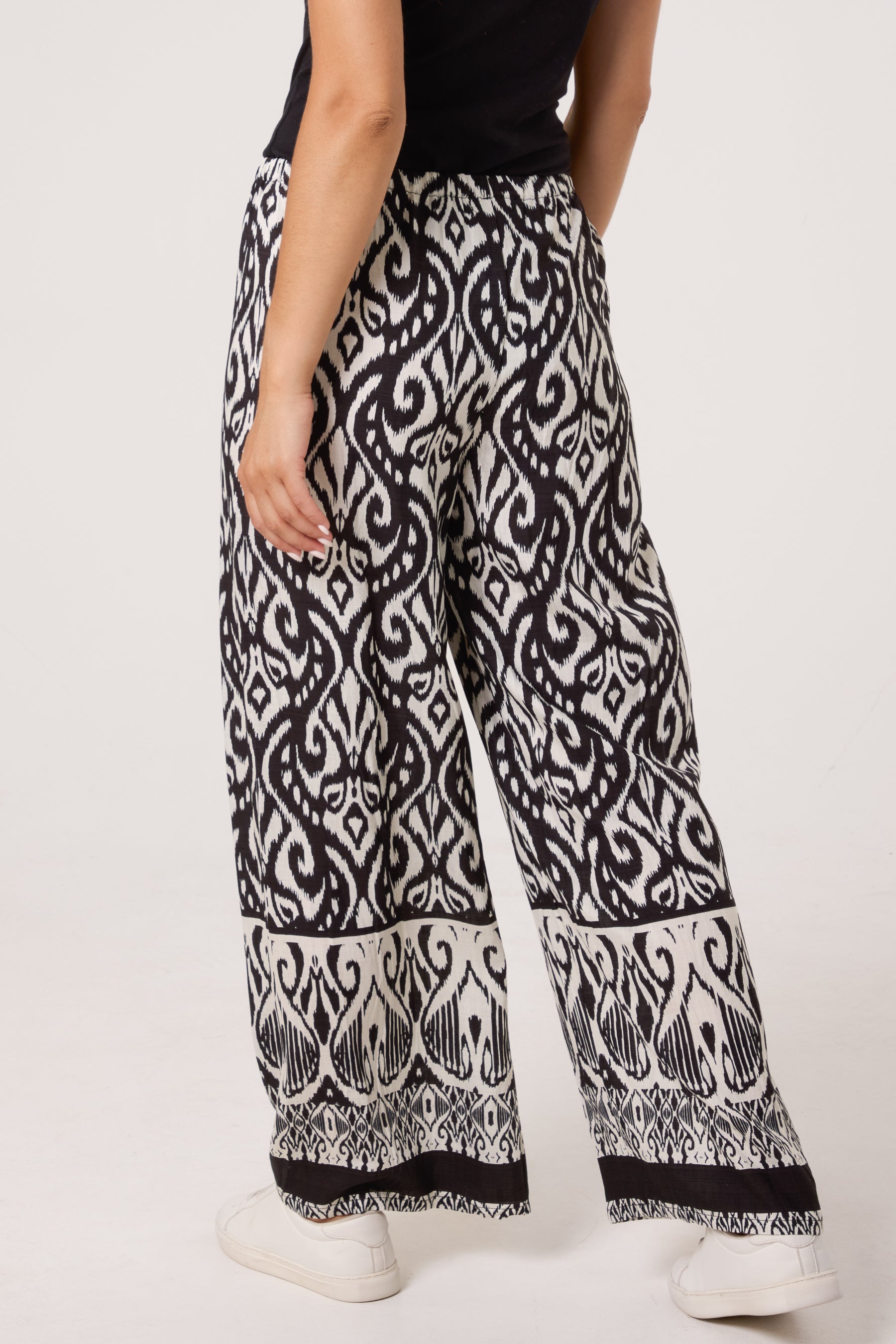 Damask Print Wide-Leg Trouser
