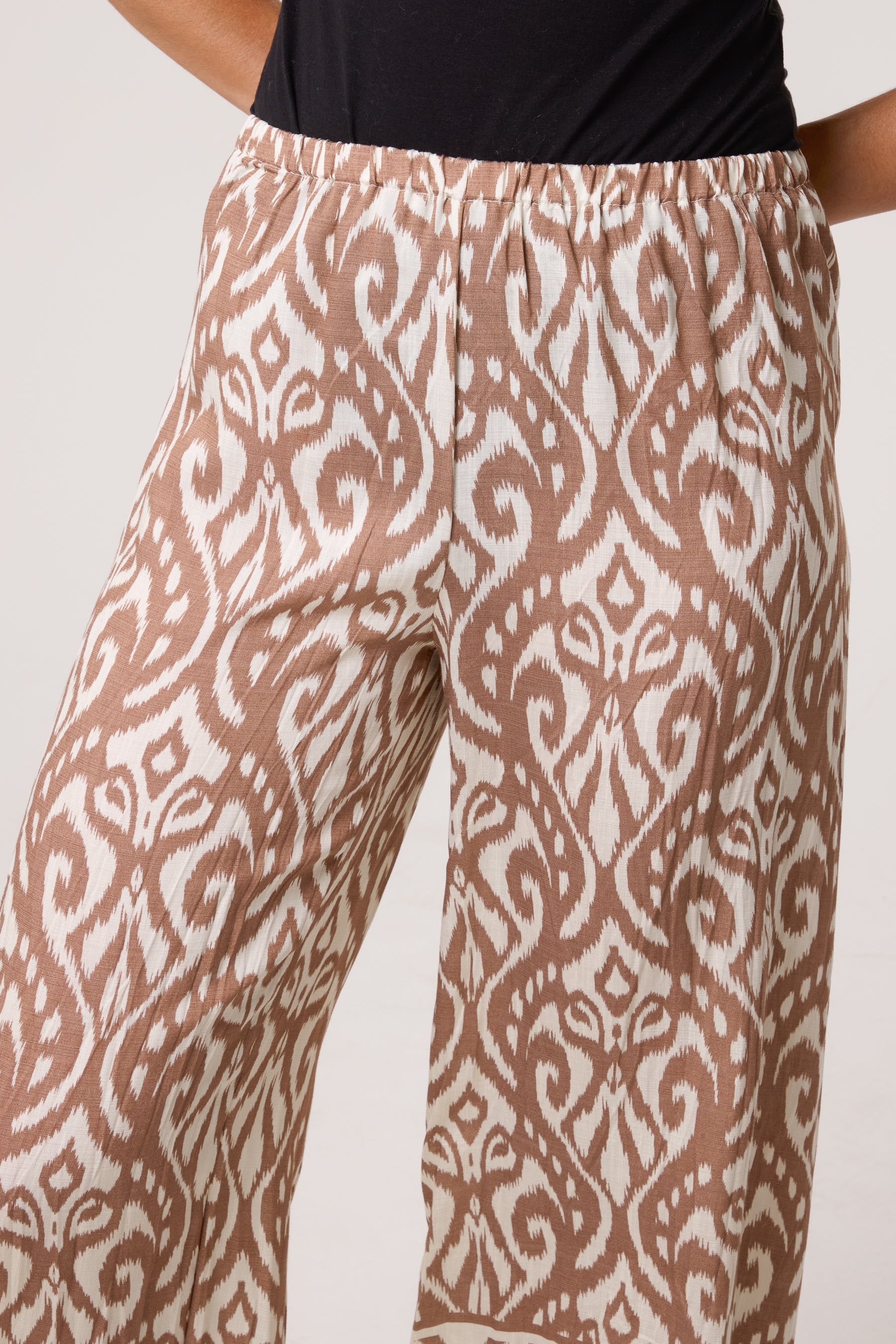 Damask Print Wide-Leg Trouser