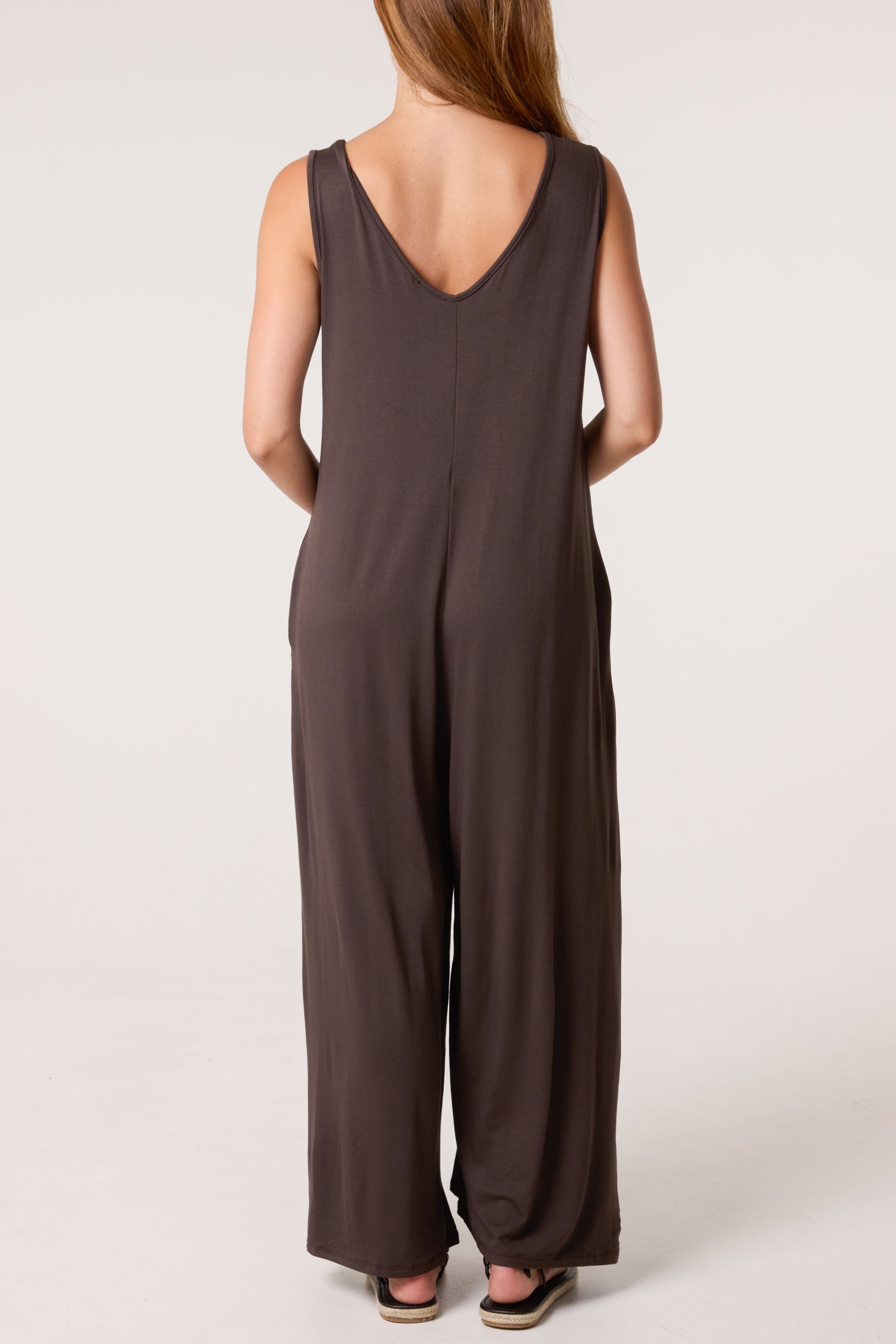 Sleeveless Plain V-Neck Jumpsuit