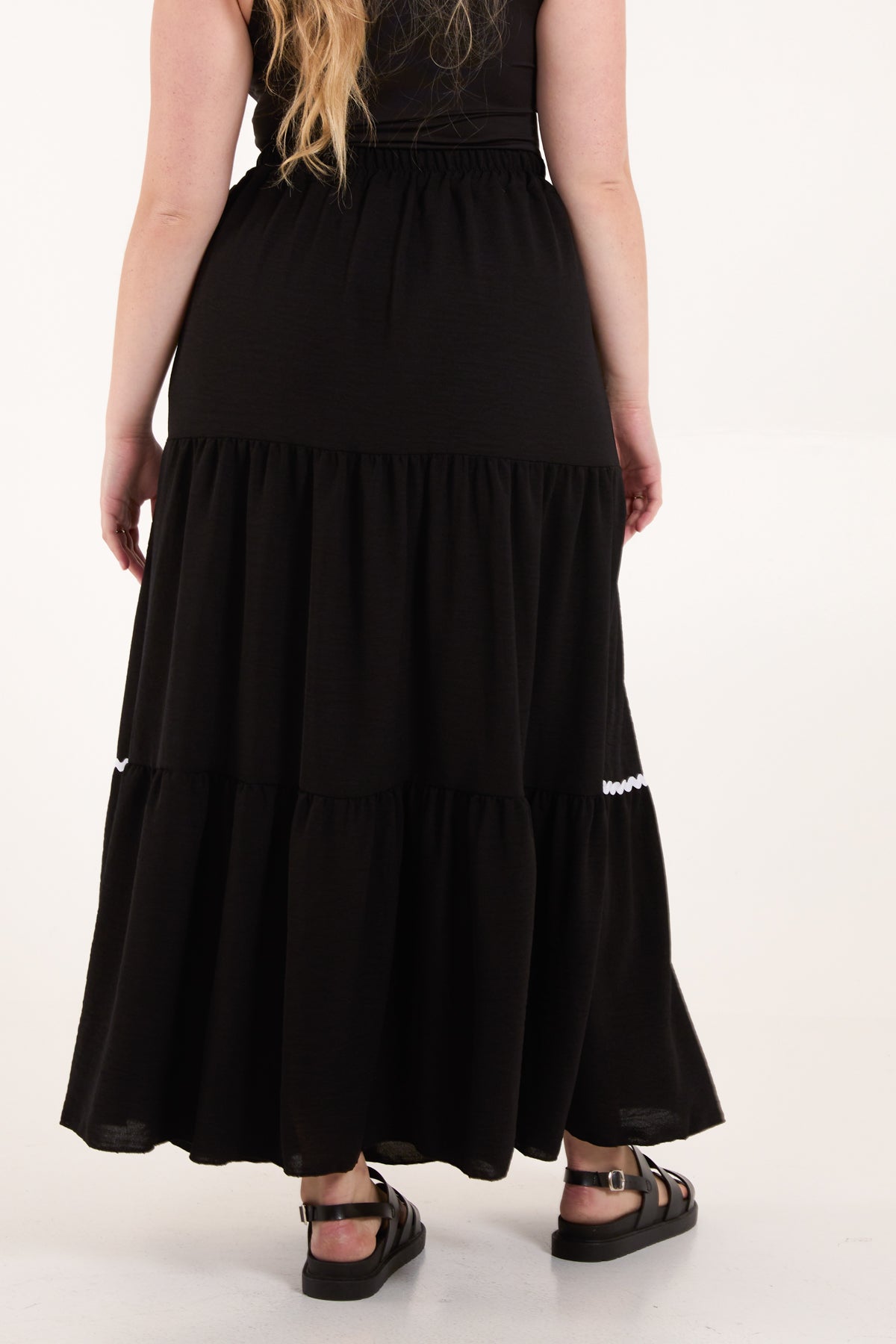 Scalloped Detail Tiered Maxi Skirt