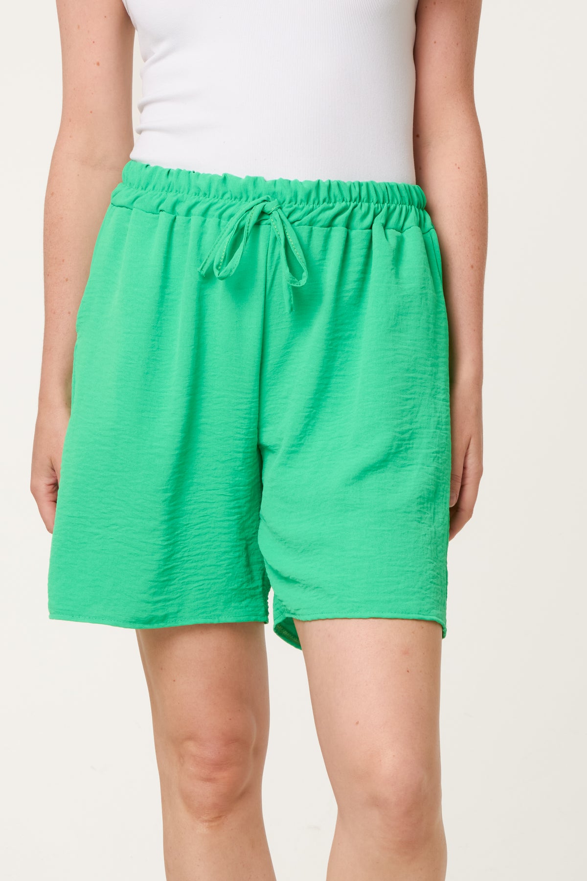 Relaxed Fit Pockets Bermuda Shorts