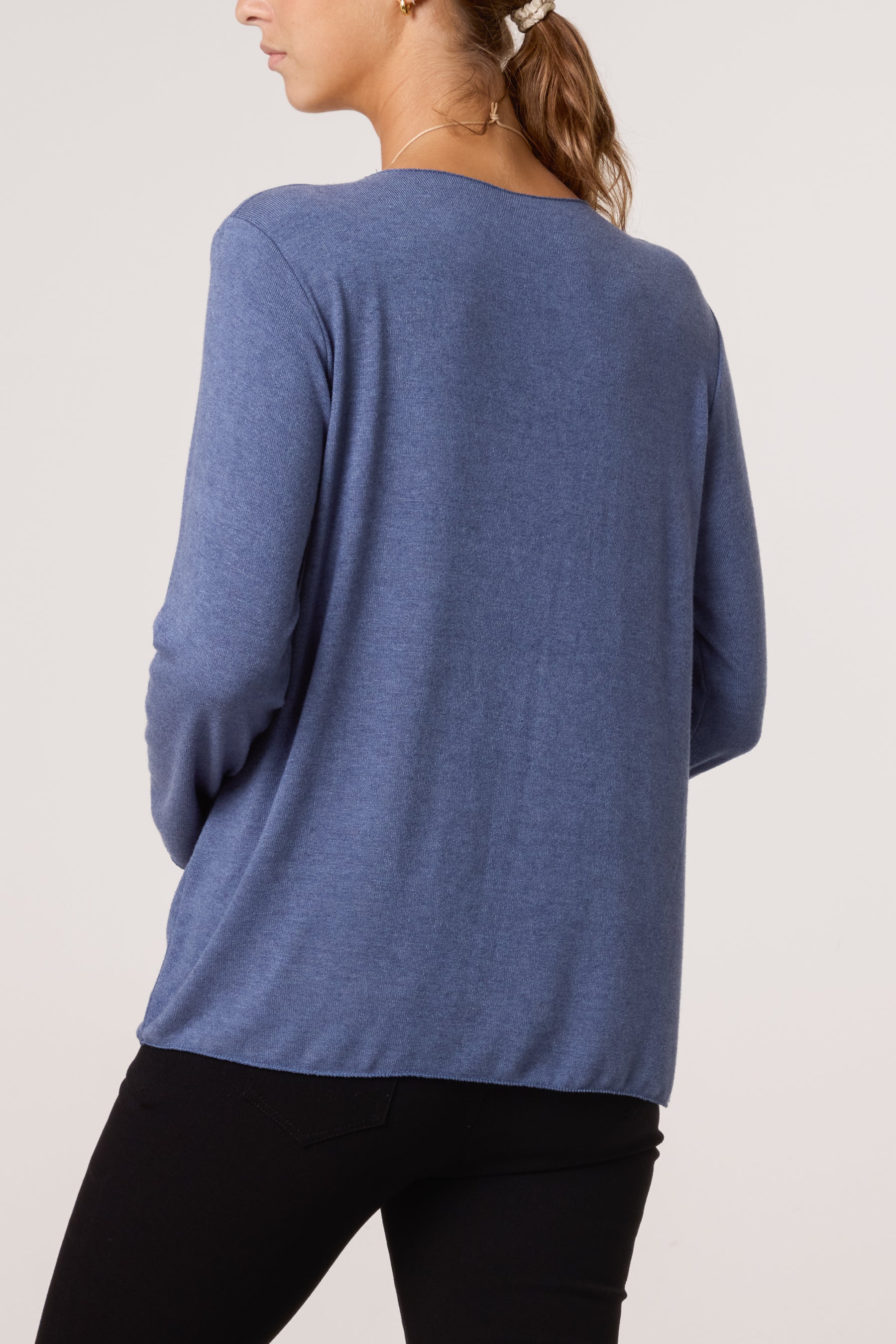 Necklace Fine Knit V-Neck Jumper