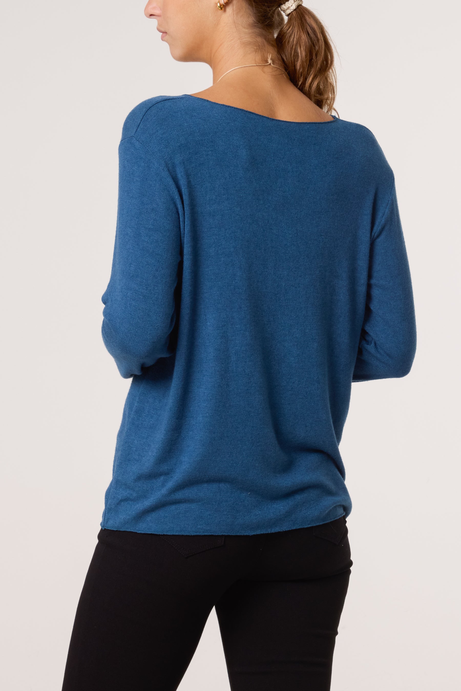 Necklace Fine Knit V-Neck Jumper