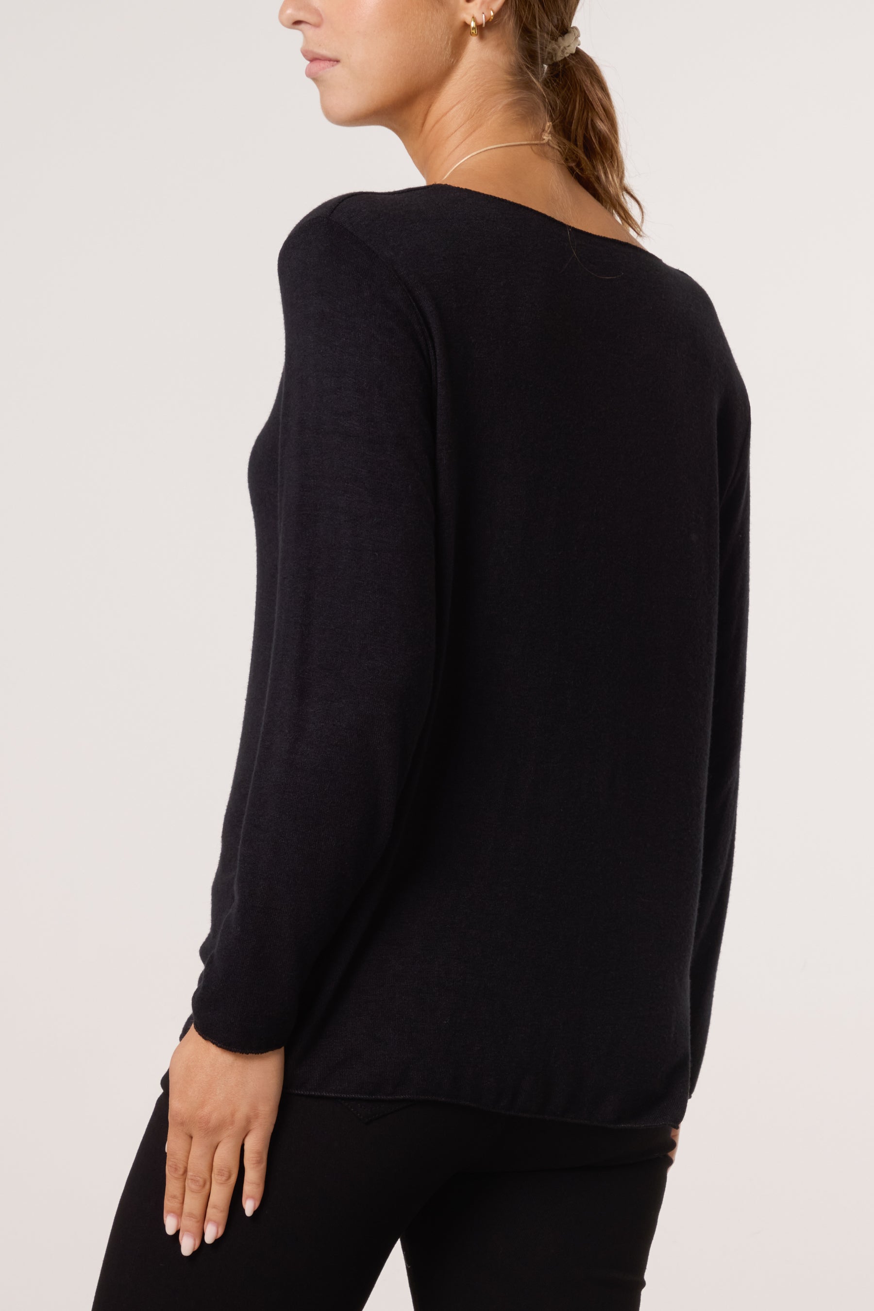 Necklace Fine Knit V-Neck Jumper