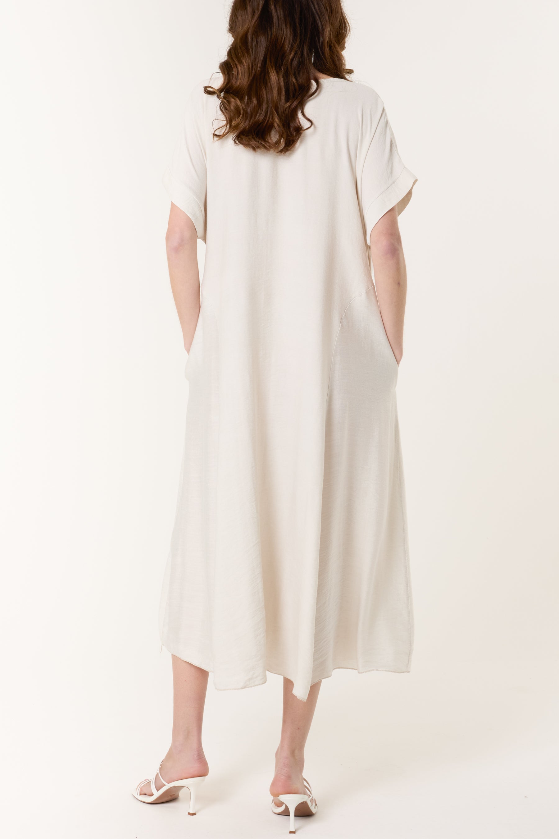 Round Neck Pockets Relaxed Midi Dress