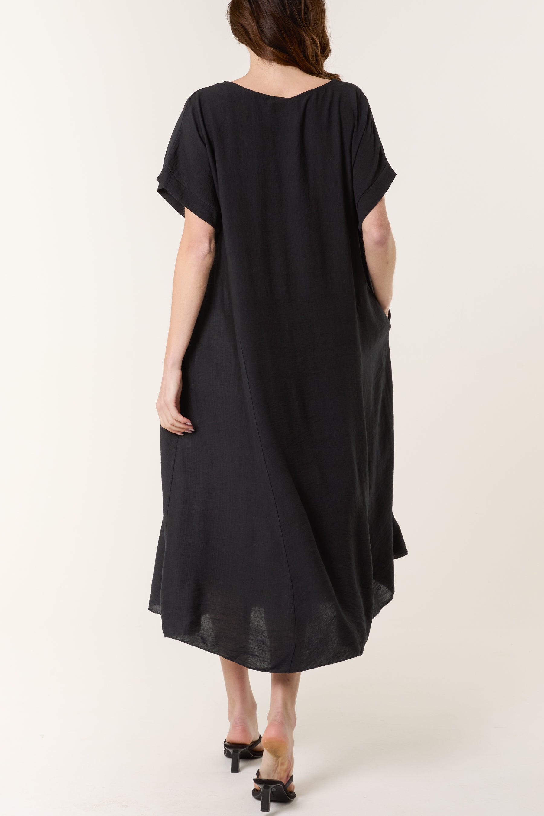 Round Neck Pockets Relaxed Midi Dress