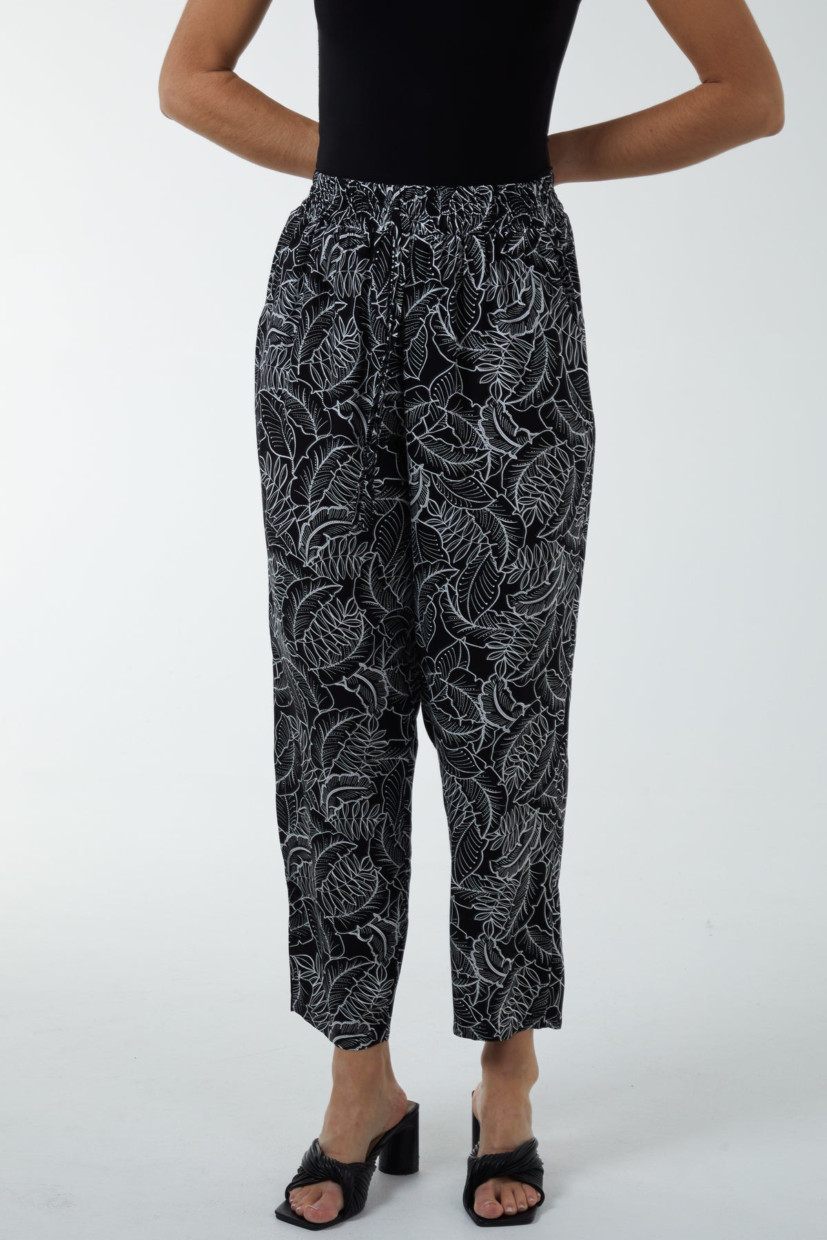 Leaf Print Capri Trousers