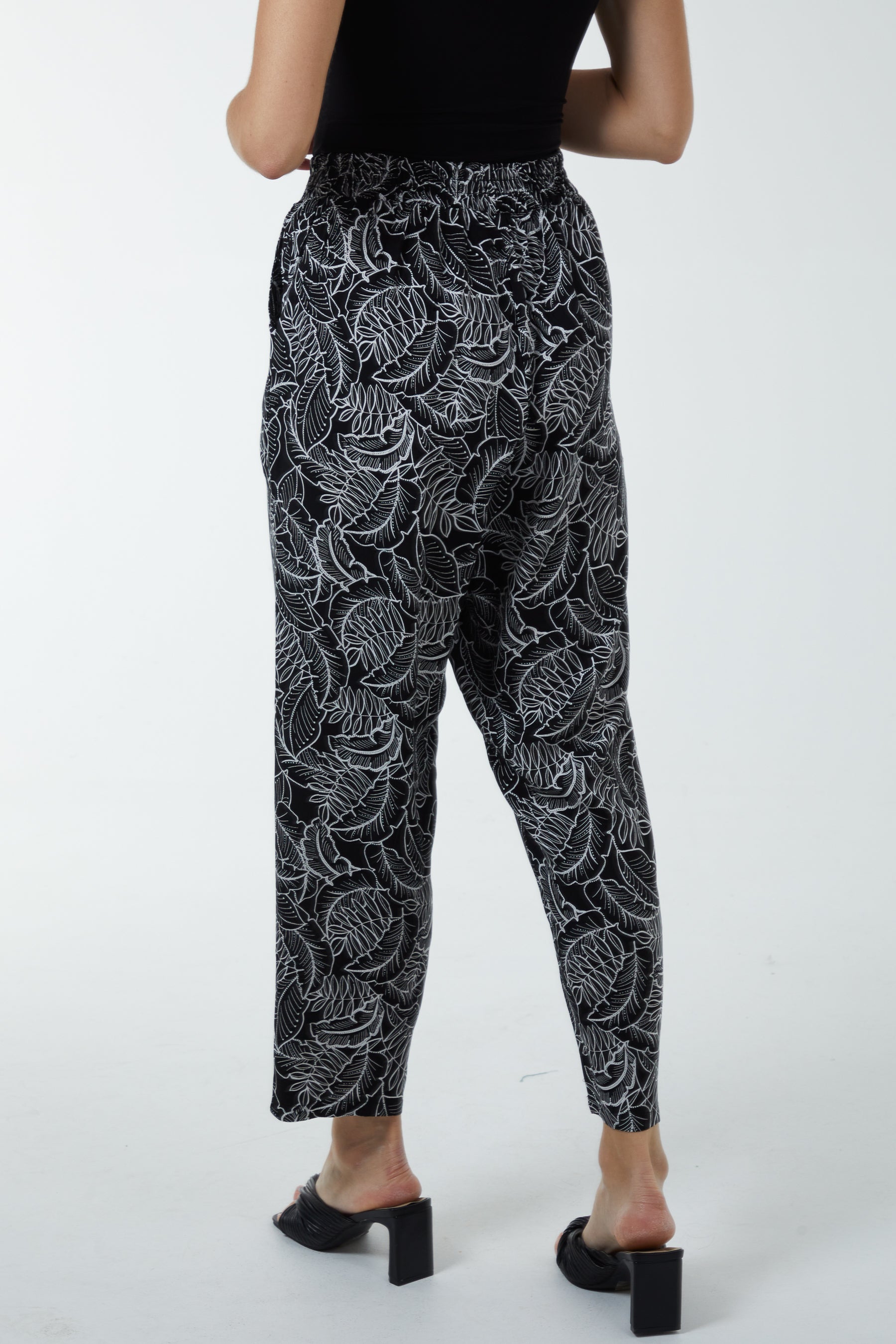 Leaf Print Capri Trousers