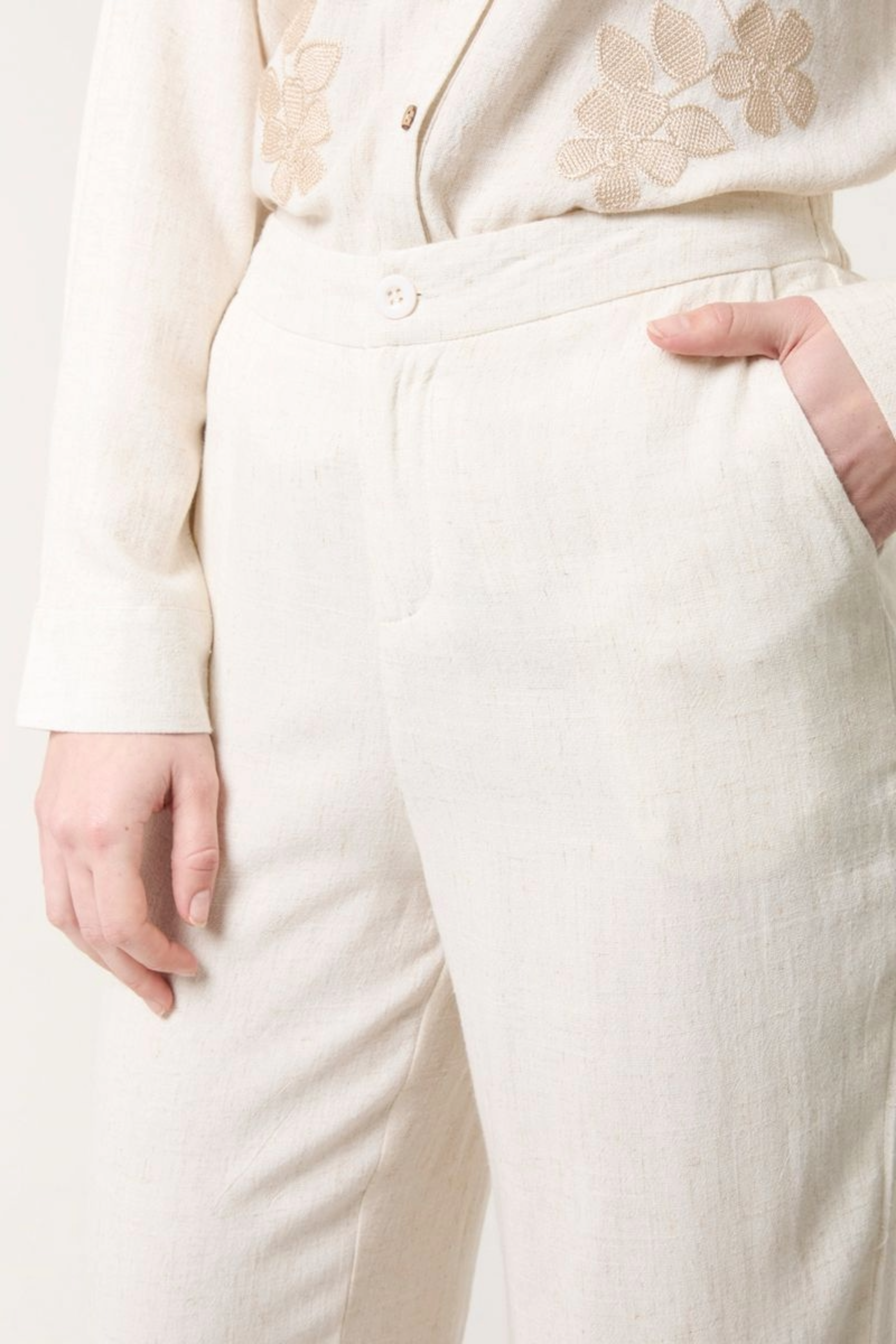Linen Flower Embroidered Trousers