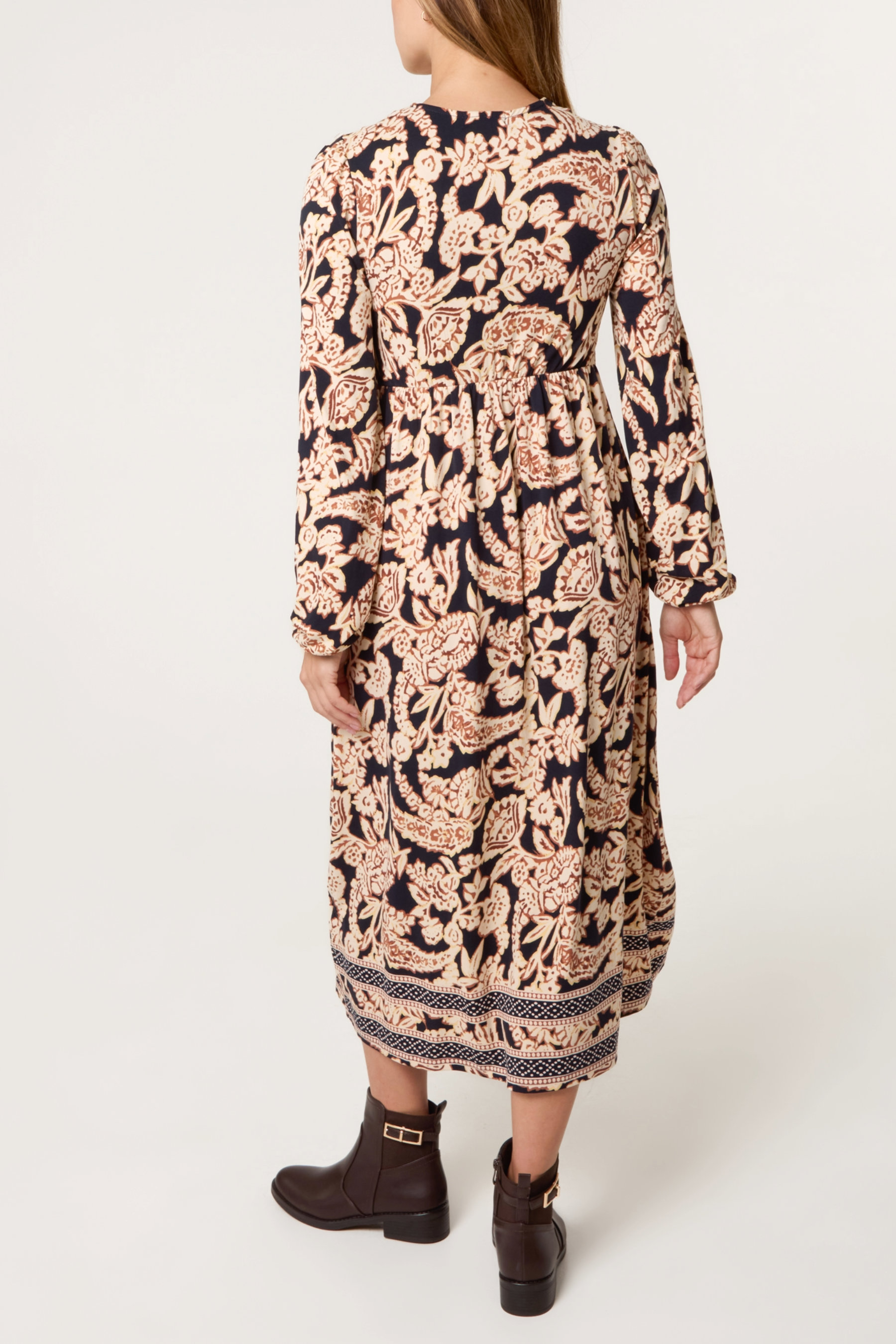 V-Neck Shirred Stretch Border Print Dress