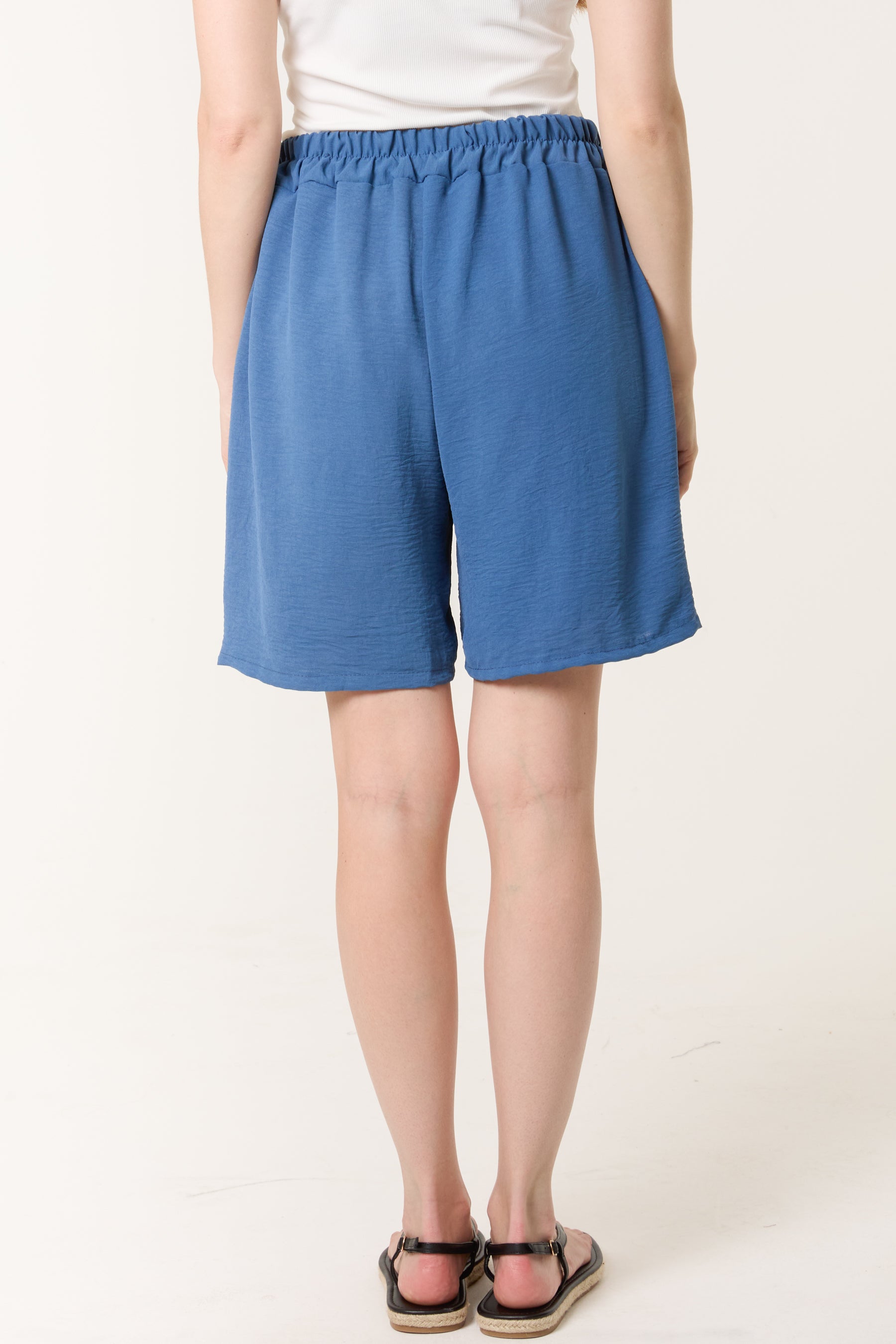 Relaxed Fit Pockets Bermuda Shorts