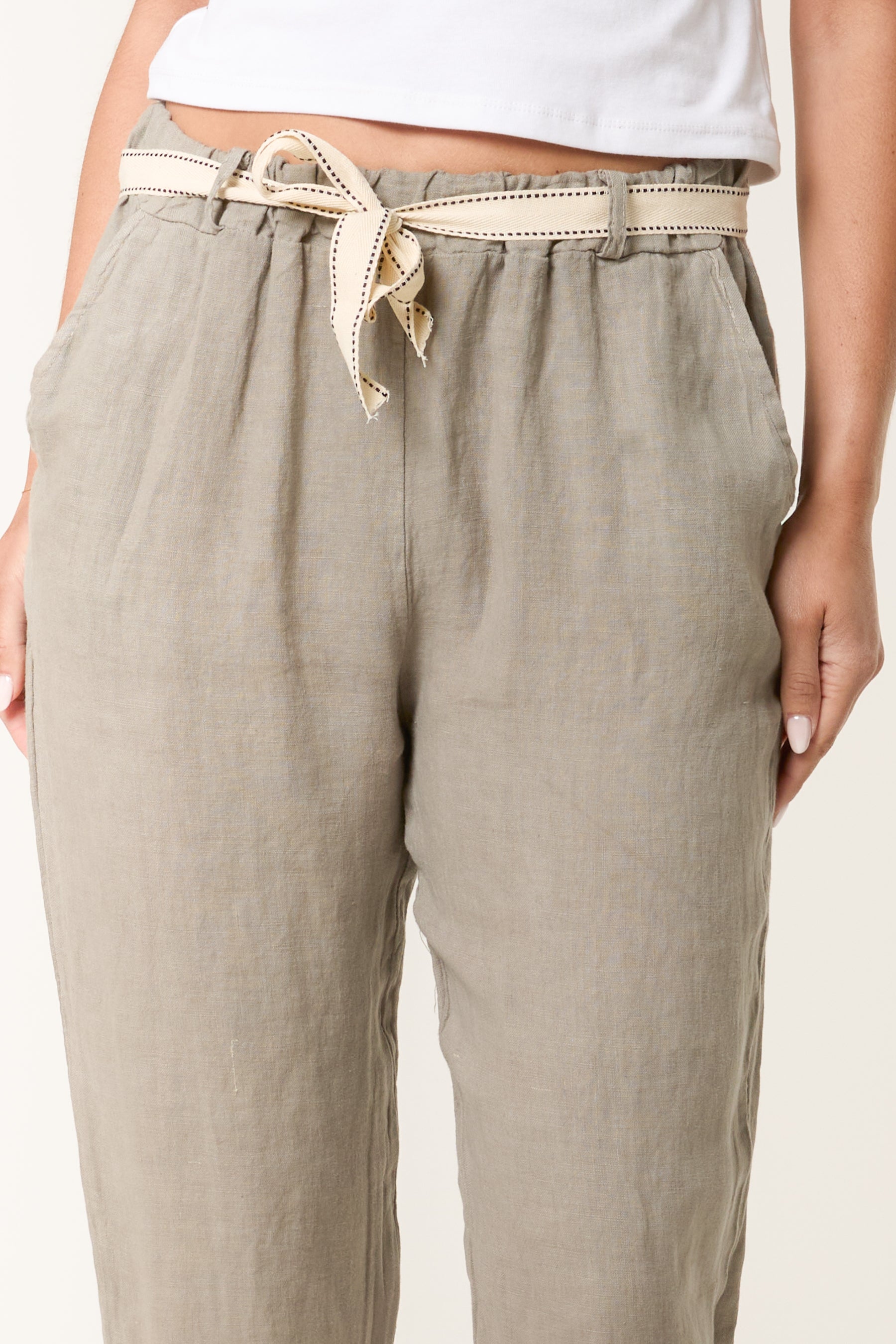 Linen Trouser W/ Embroidered Belt