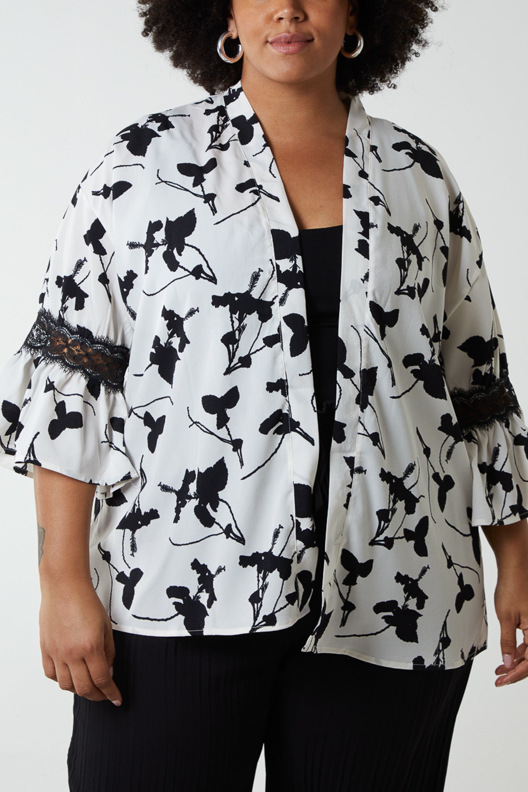 Curve Floral Kimono Lace Trim Sleeves