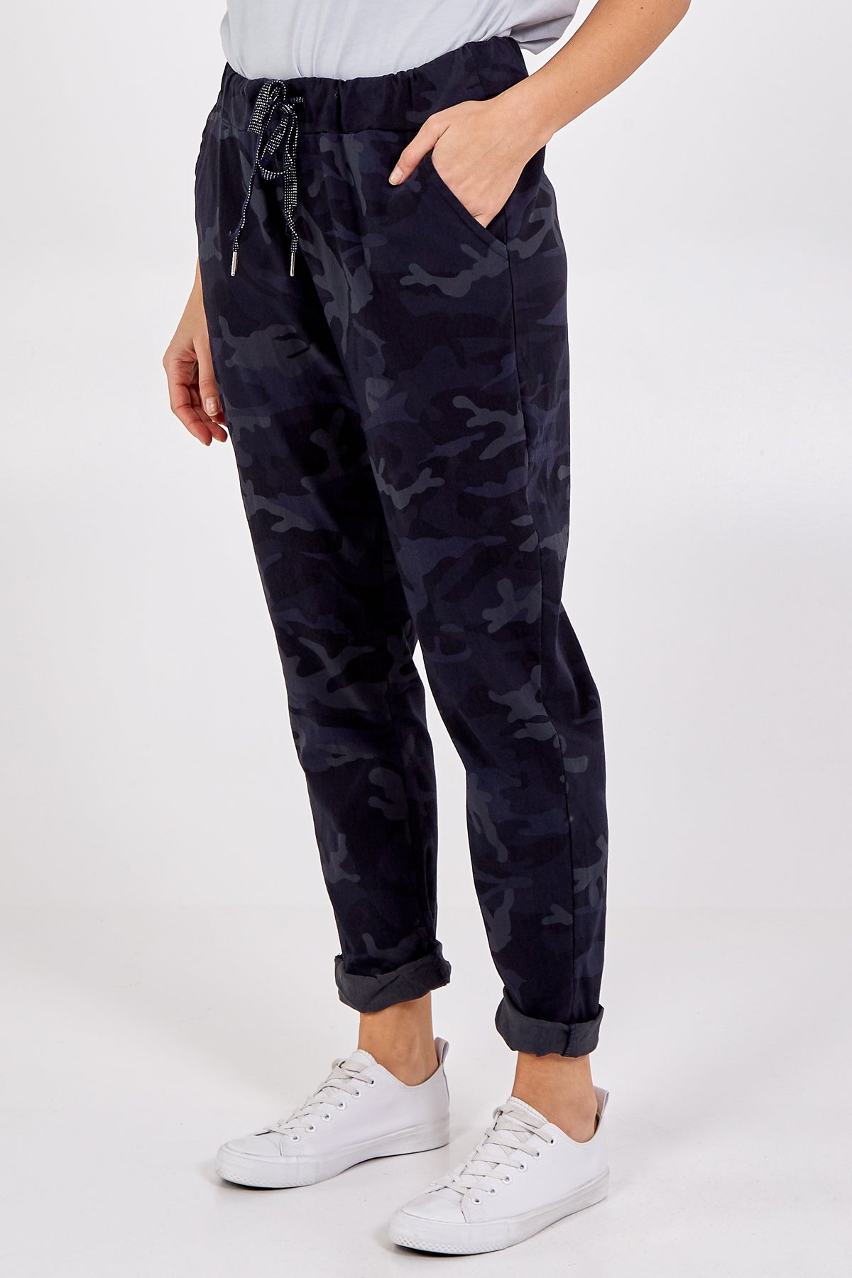Magic Camouflage Trousers (Extra Large)