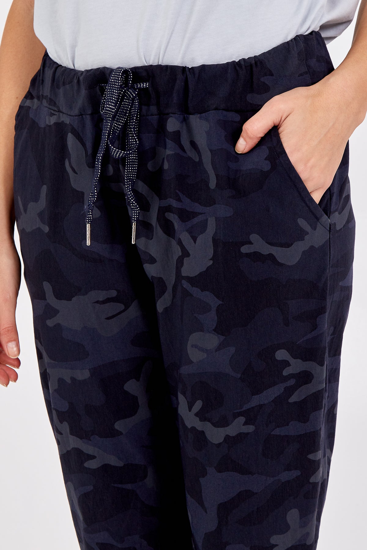 Magic Camouflage Trousers (Extra Large)