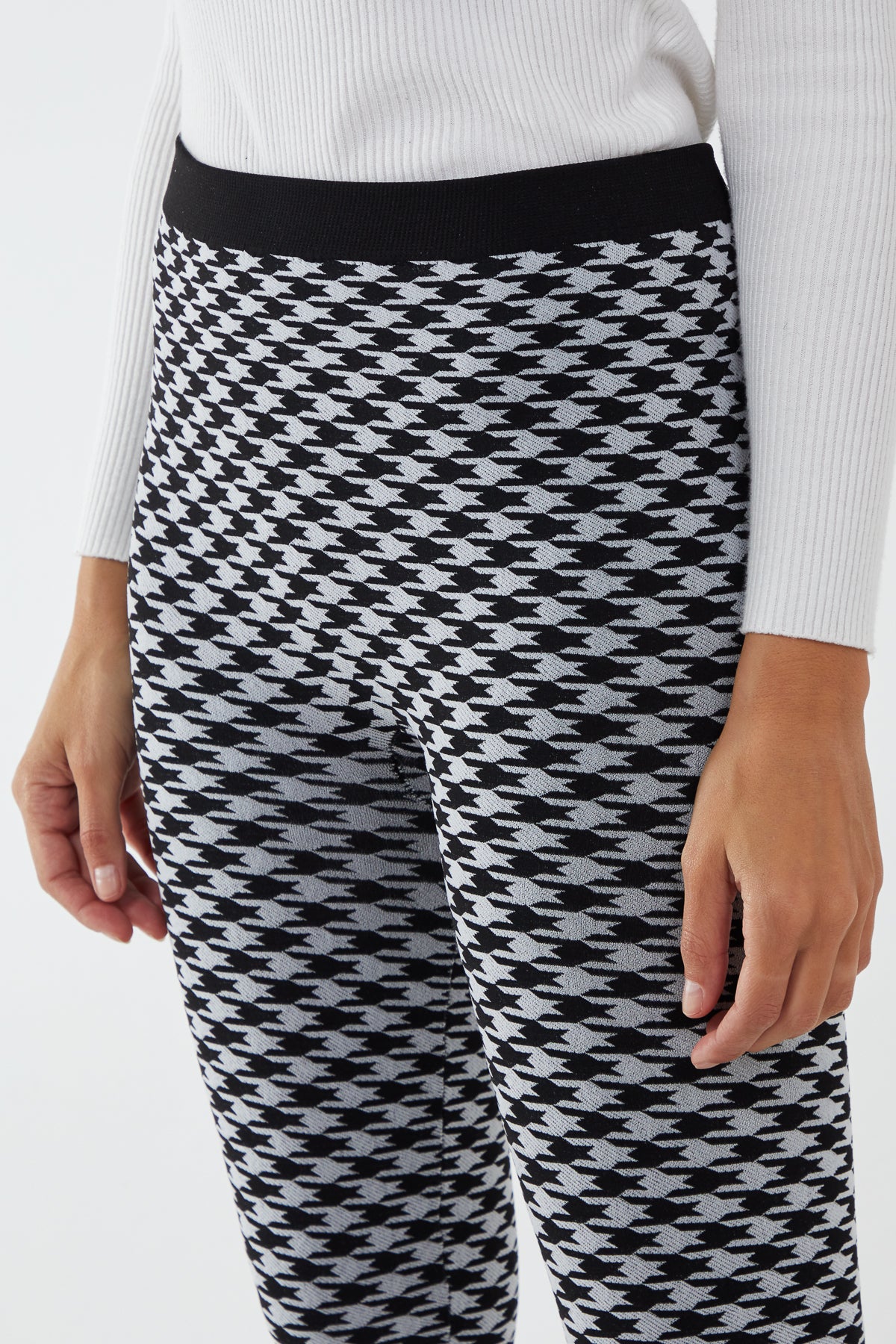 Houndstooth Fleece Lined Leggings