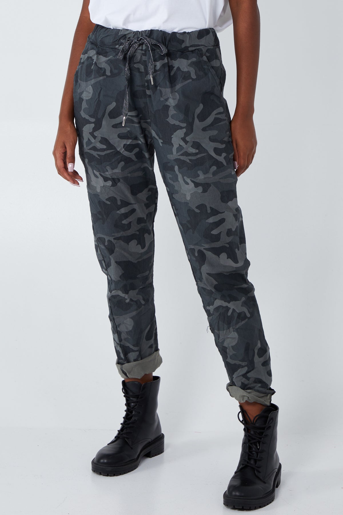 Magic Camouflage Trousers (Extra Large)