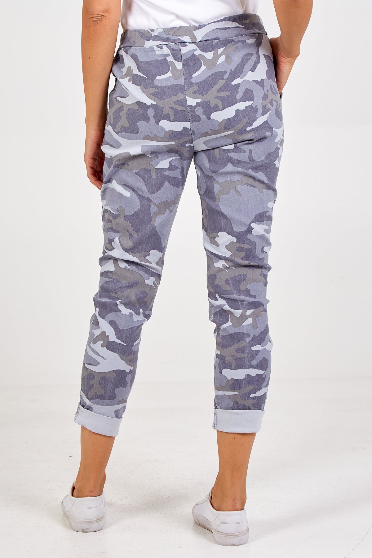 Magic Camouflage Trousers (Extra Large)