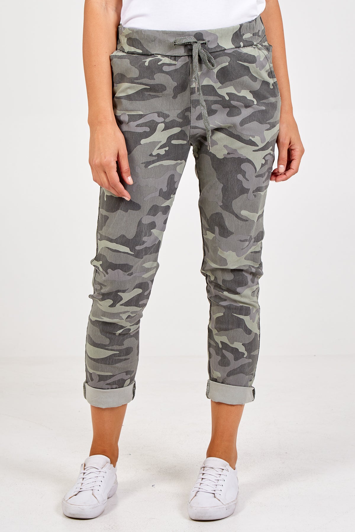 Magic Camouflage Trousers (Extra Large)