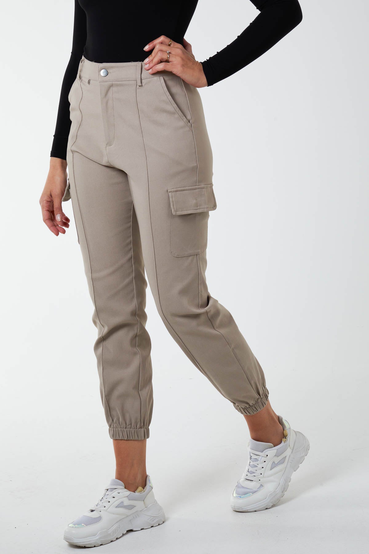 Better Bodies -Cargo Pants- Soft and stretchy pants for everyday wear.