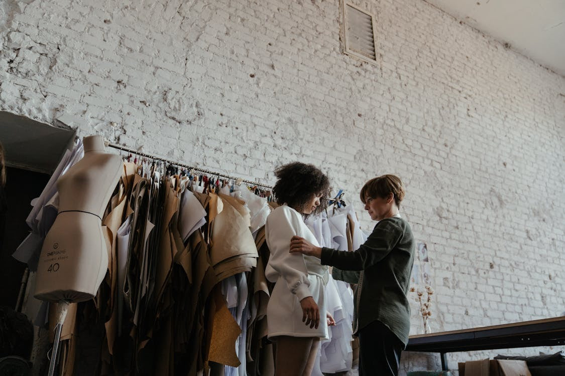 How To Choose The Right Clothing Supplier