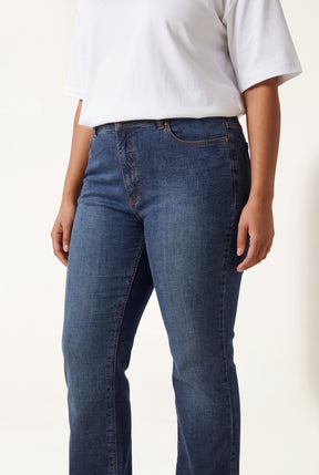 Curve Double Button Jeans