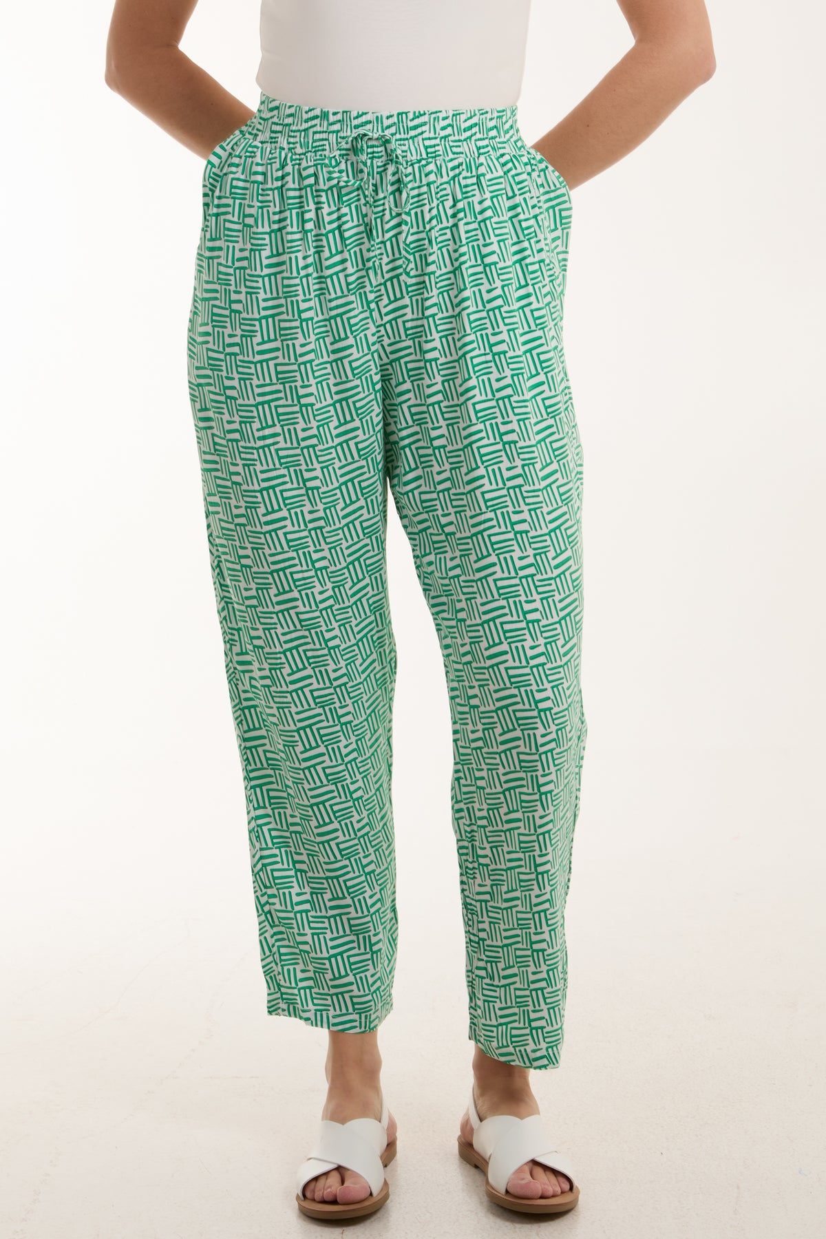 Geometric Print Capri Trousers