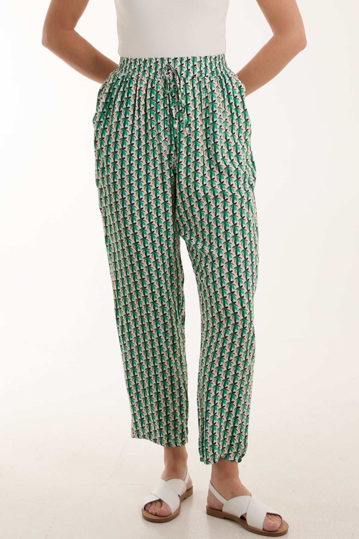 Abstract Leaf Print Capri Trousers