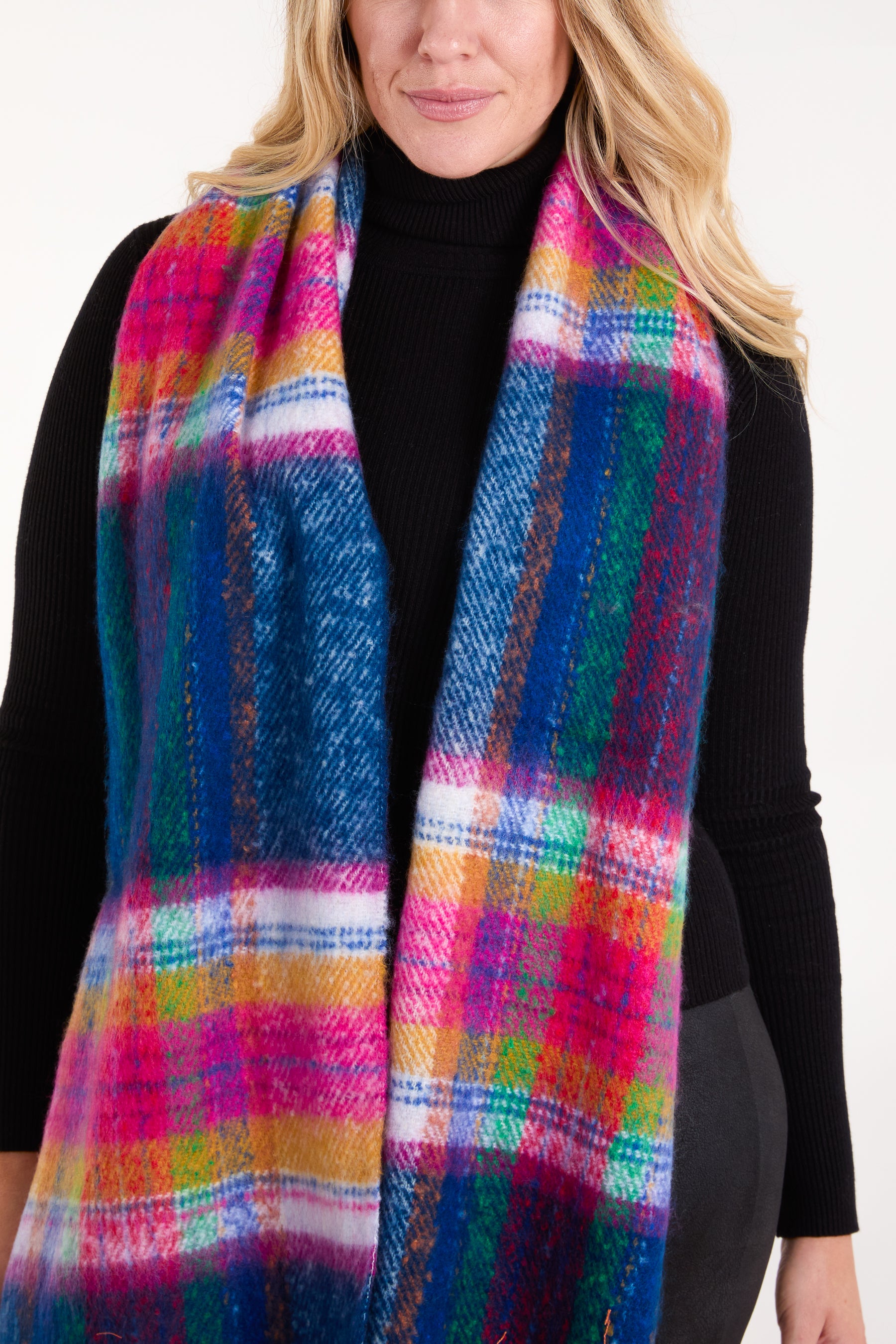 Checked Fluffy Scarf