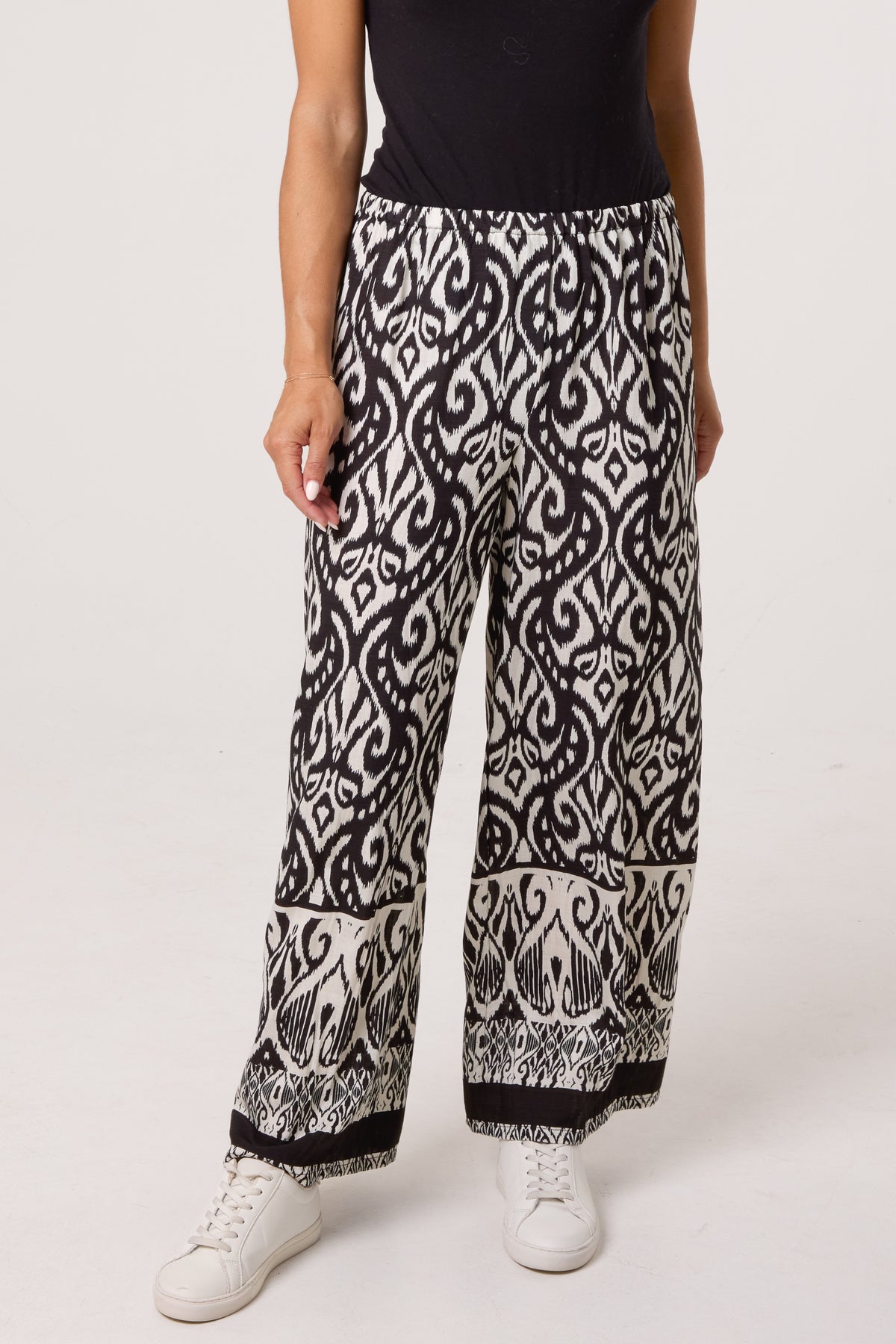 Damask Print Wide-Leg Trouser