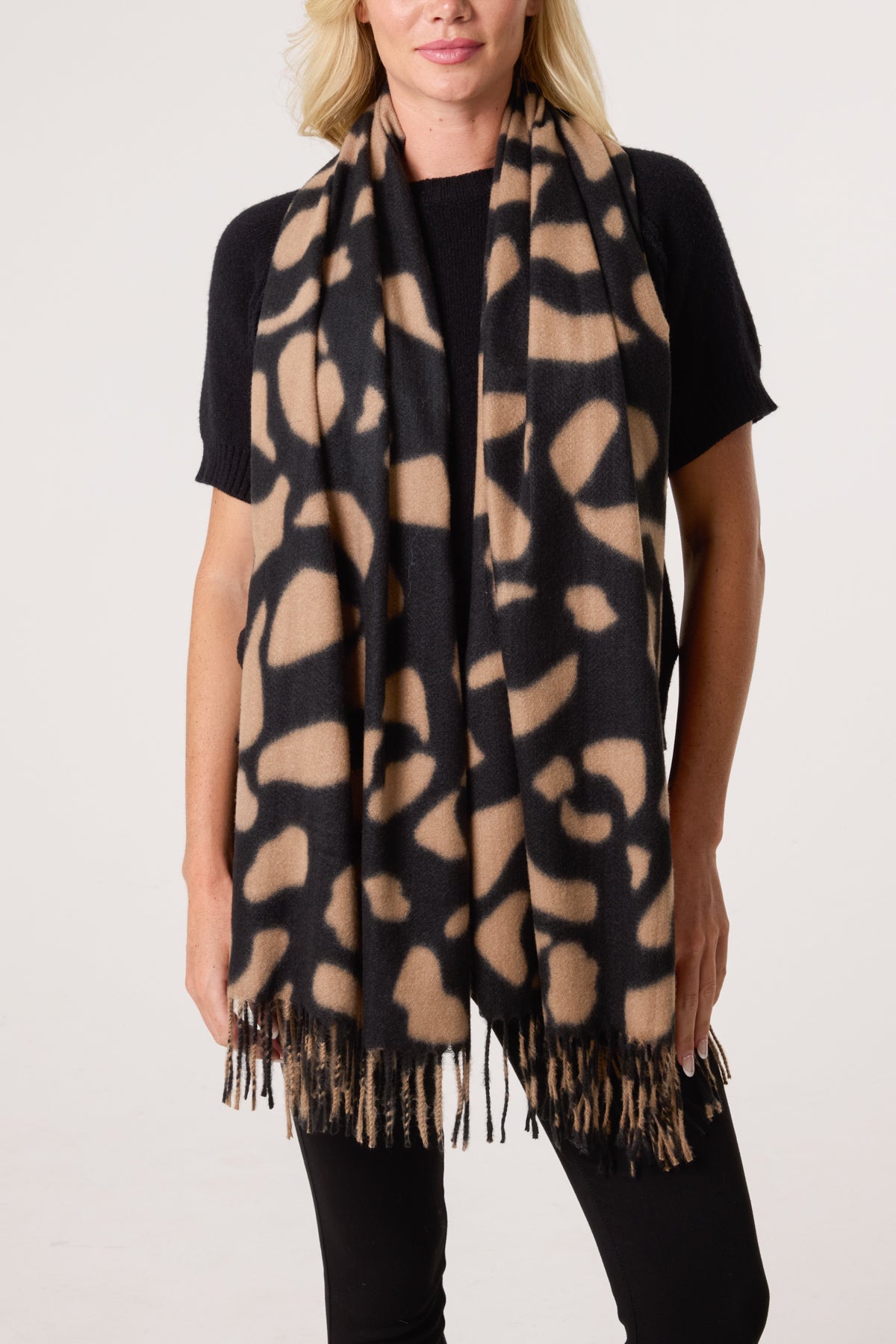 Giraffe Print Soft Tassel Scarf