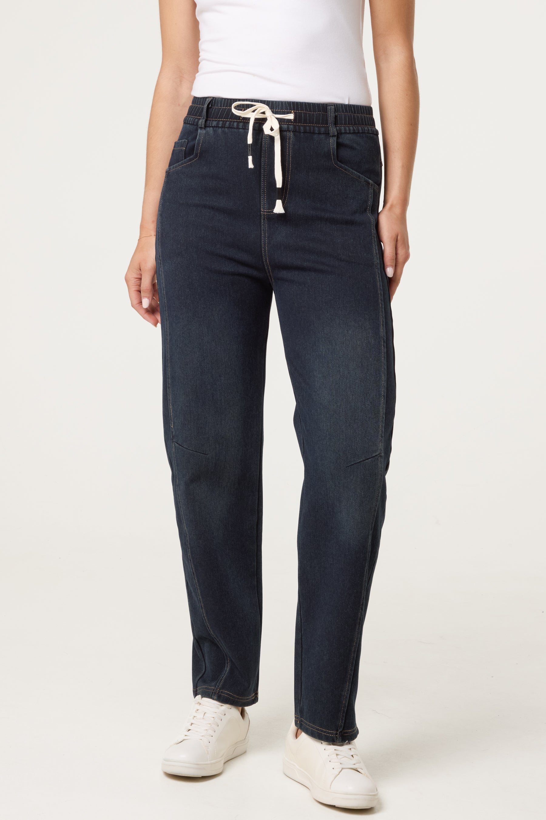 Top Stitch Barrel Leg Jeans