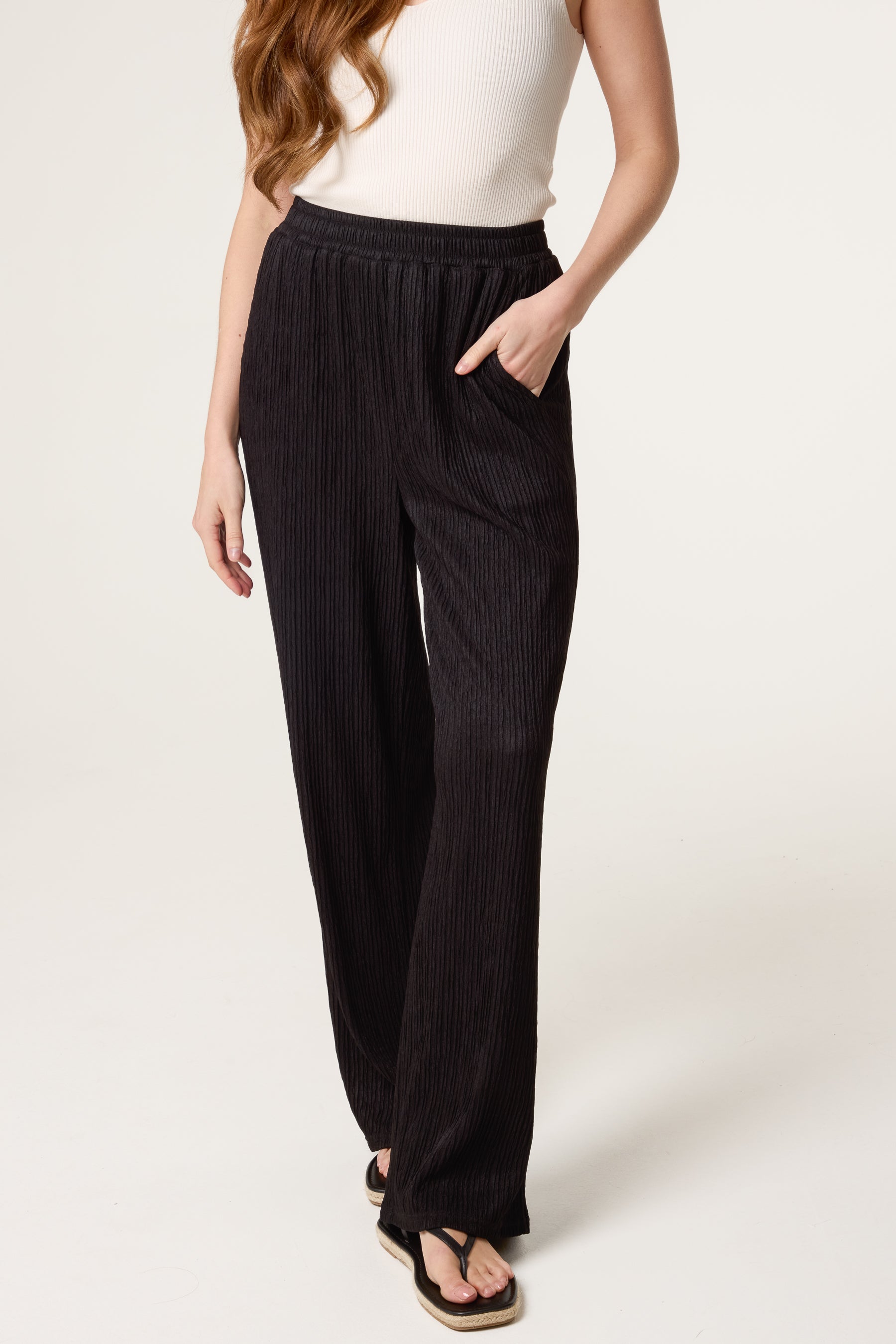 Elastic Waist Crinkle Trousers