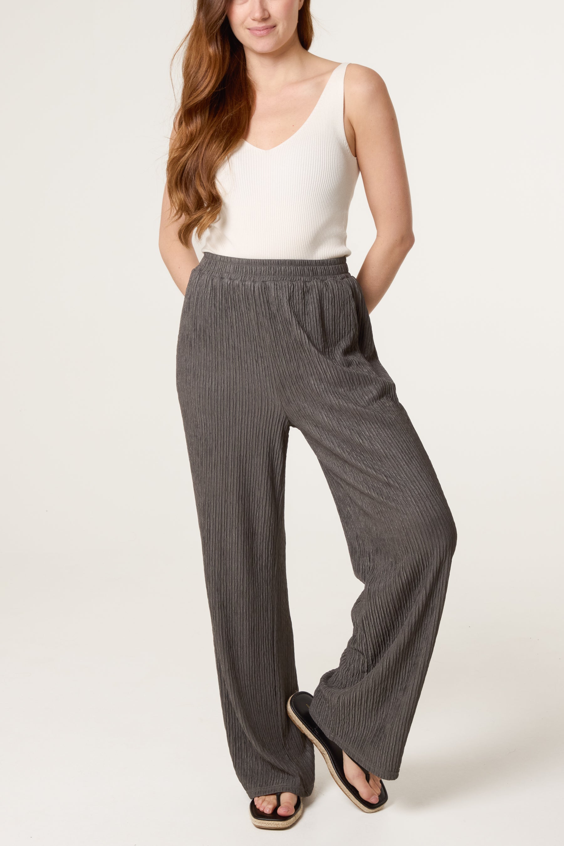 Elastic Waist Crinkle Trousers