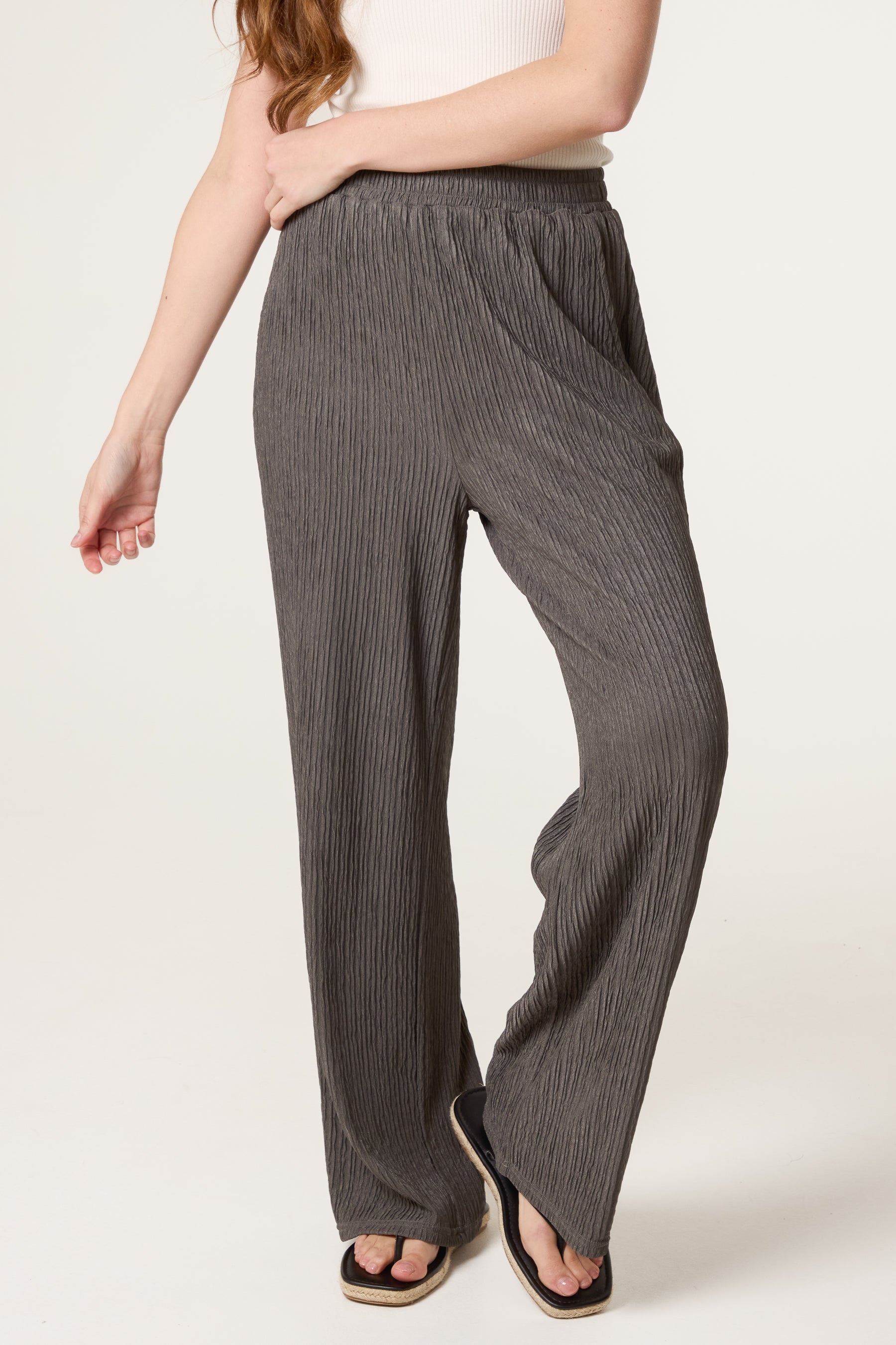 Elastic Waist Crinkle Trousers