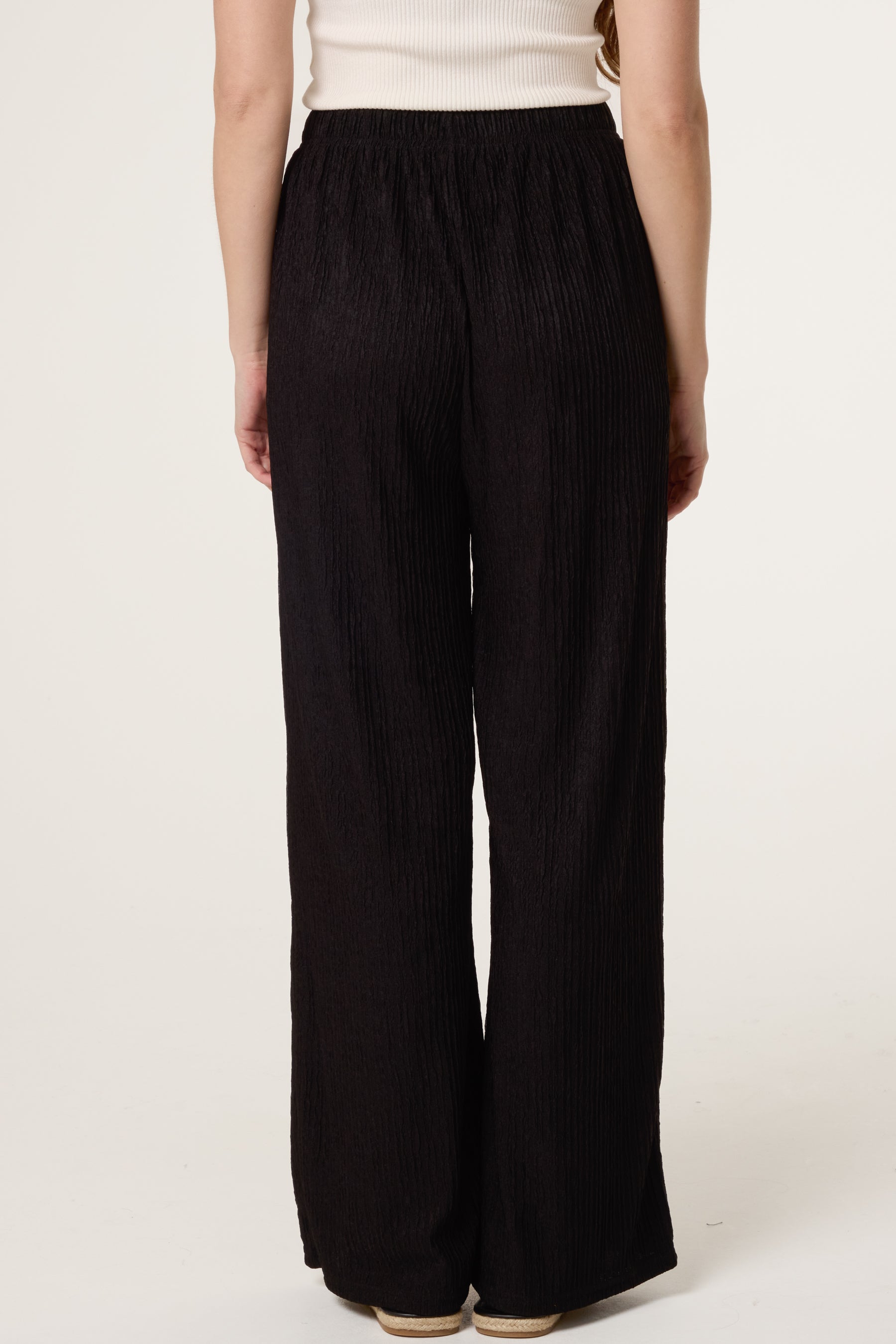 Wide Leg Crinkle Trouser