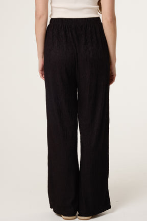 Wide Leg Crinkle Trouser