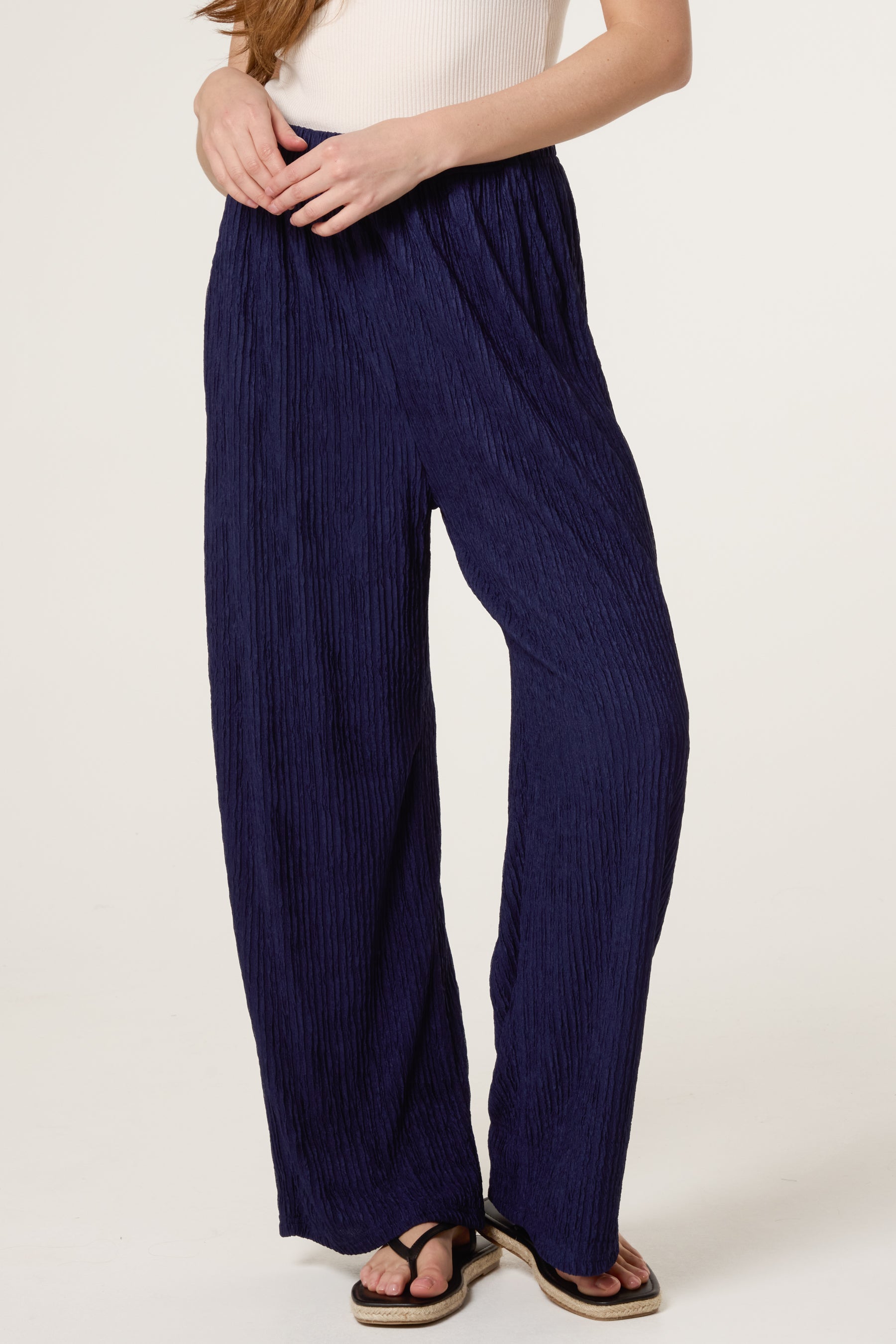 Wide Leg Crinkle Trouser