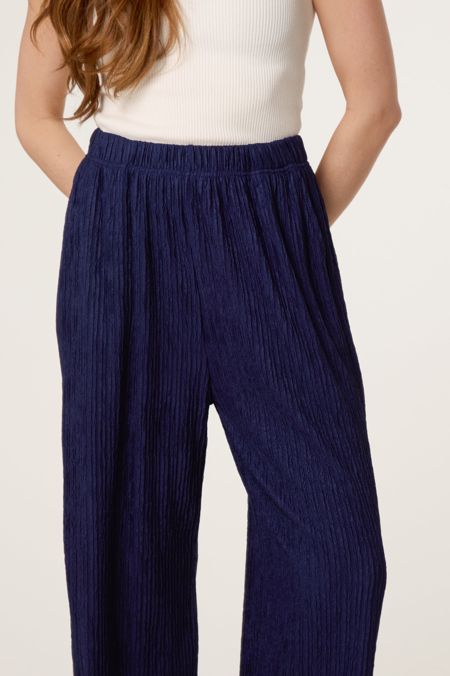 Wide Leg Crinkle Trouser