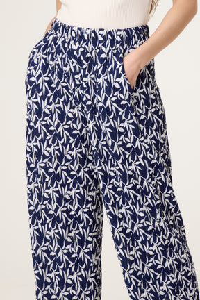 Leaf Print Crinkle Wide Leg Trouser