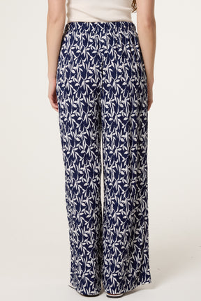 Leaf Print Crinkle Wide Leg Trouser