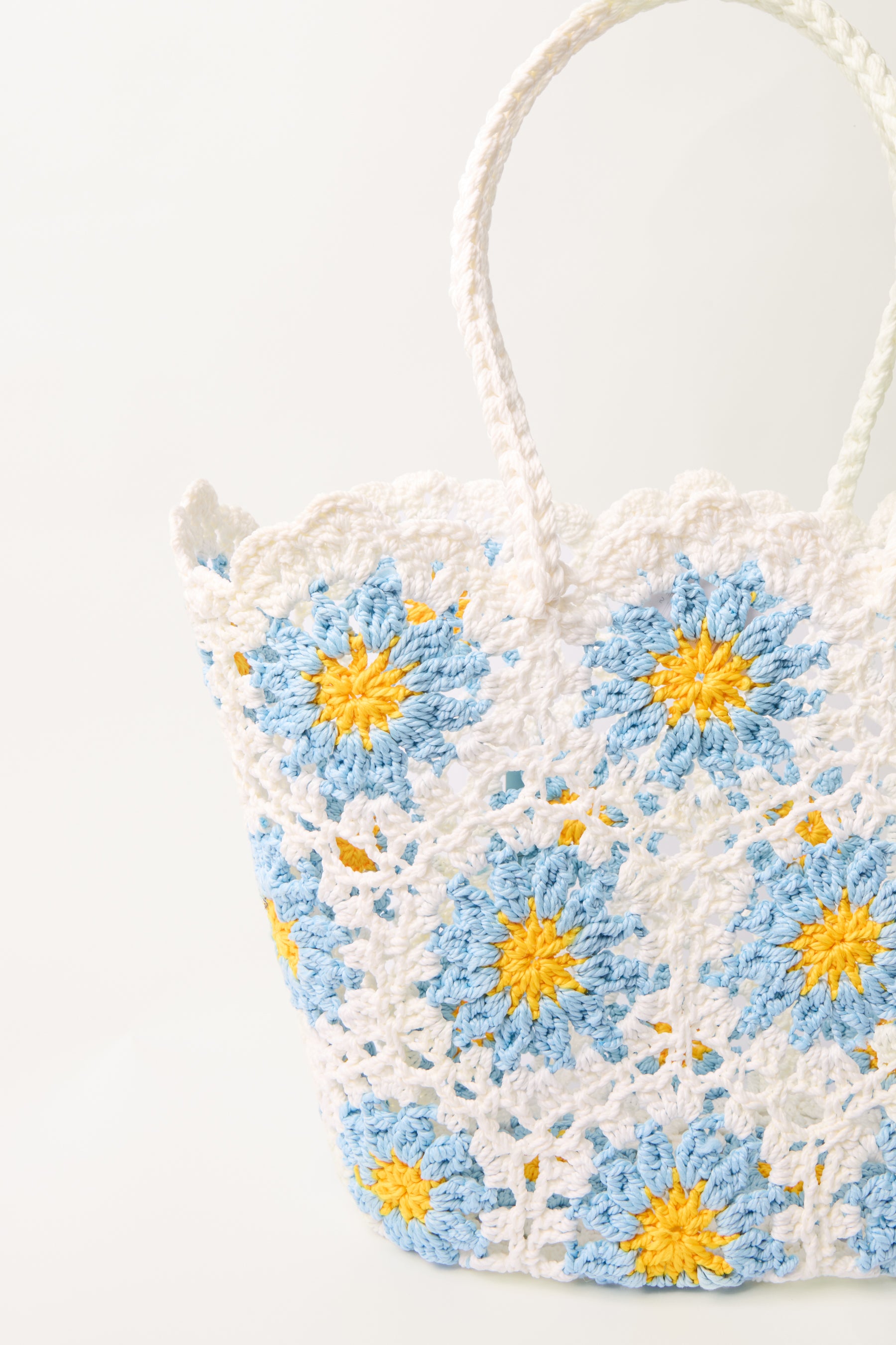Daisies Crochet Bag