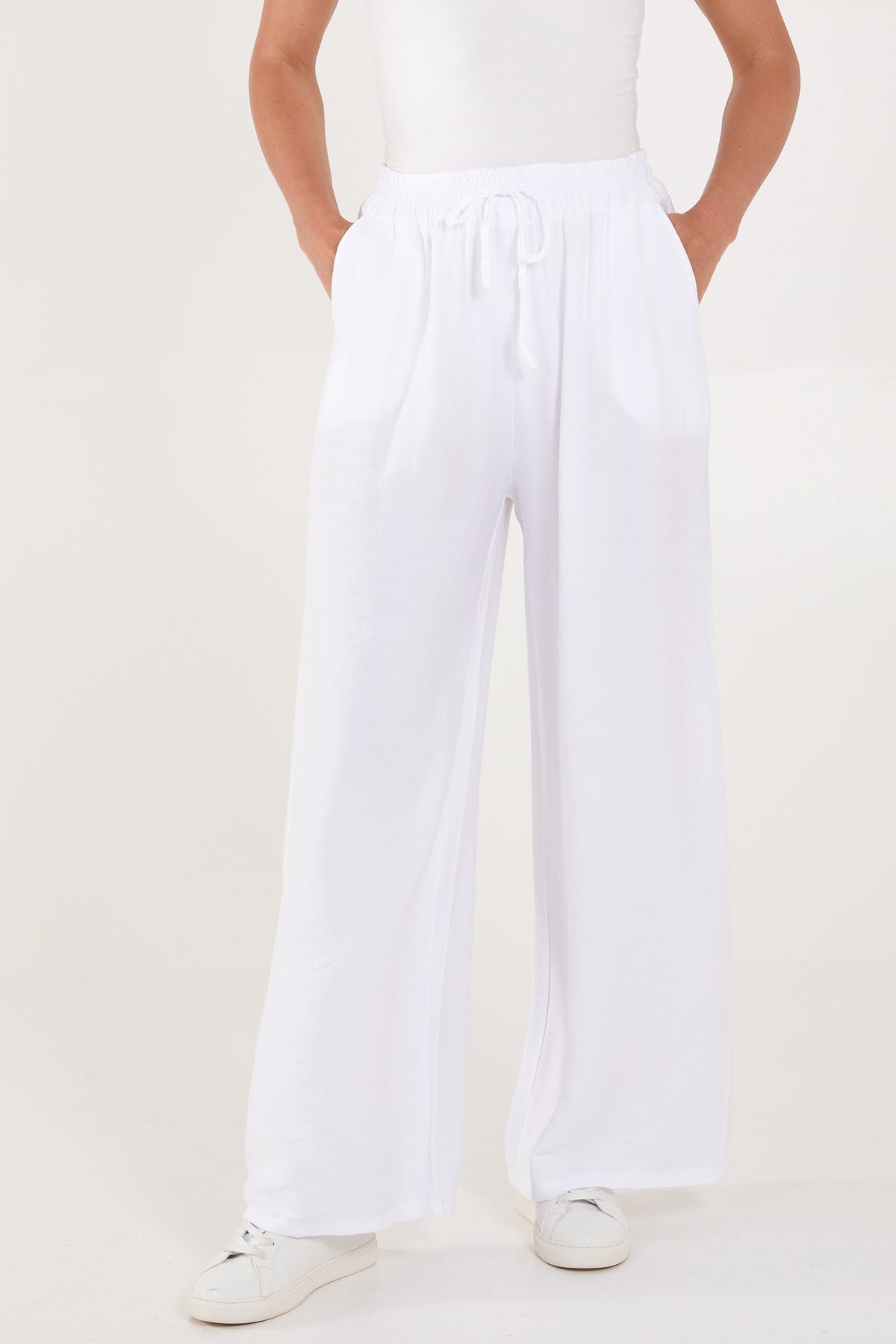 Wide Leg Pockets Drawstring Trousers