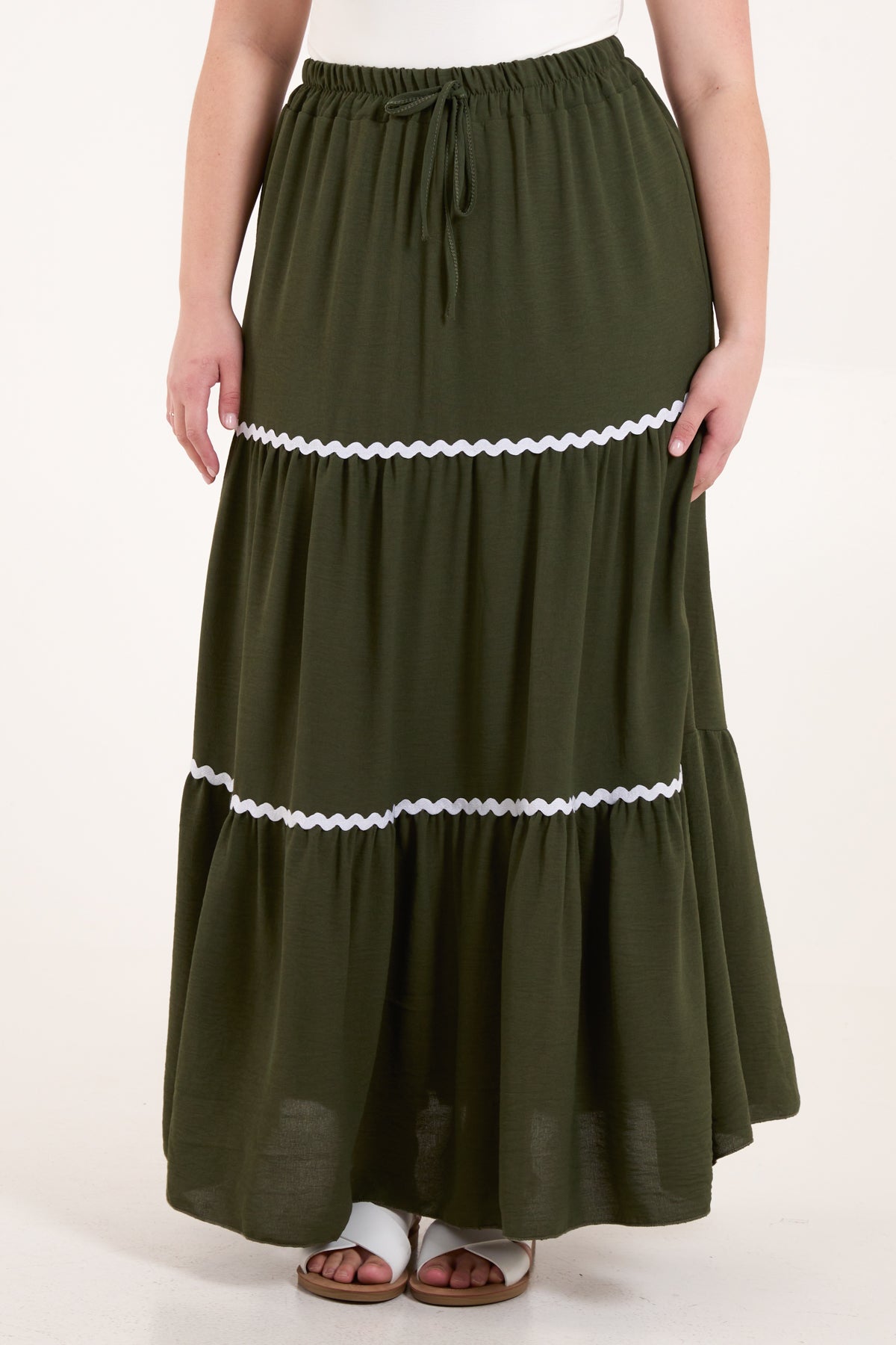 Scalloped Detail Tiered Maxi Skirt