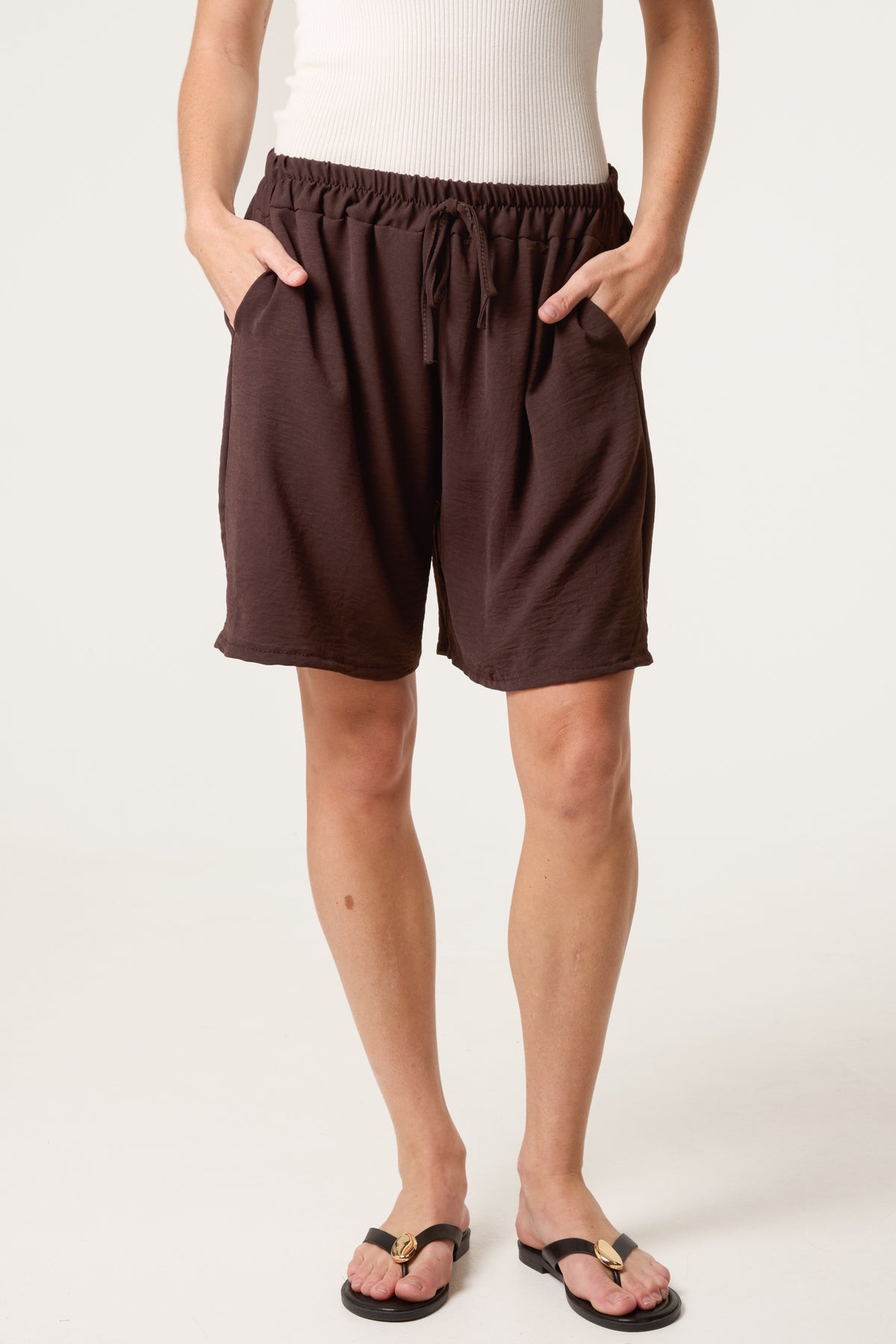 Relaxed Fit Pockets Bermuda Shorts