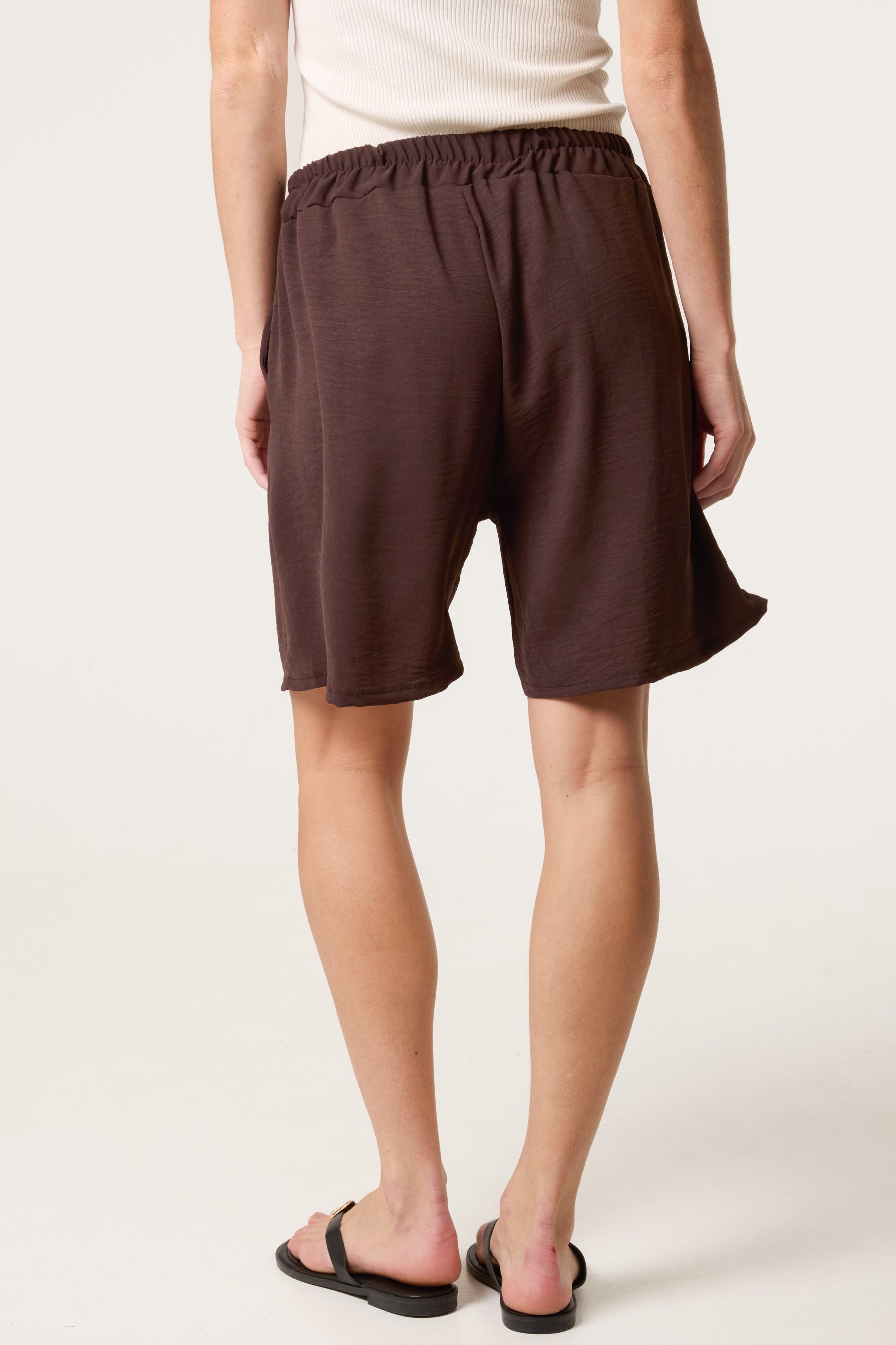 Relaxed Fit Pockets Bermuda Shorts